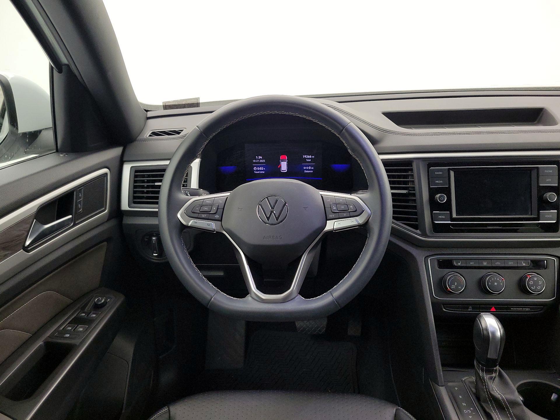 Thumbnail: 2023 Volkswagen Atlas - 10