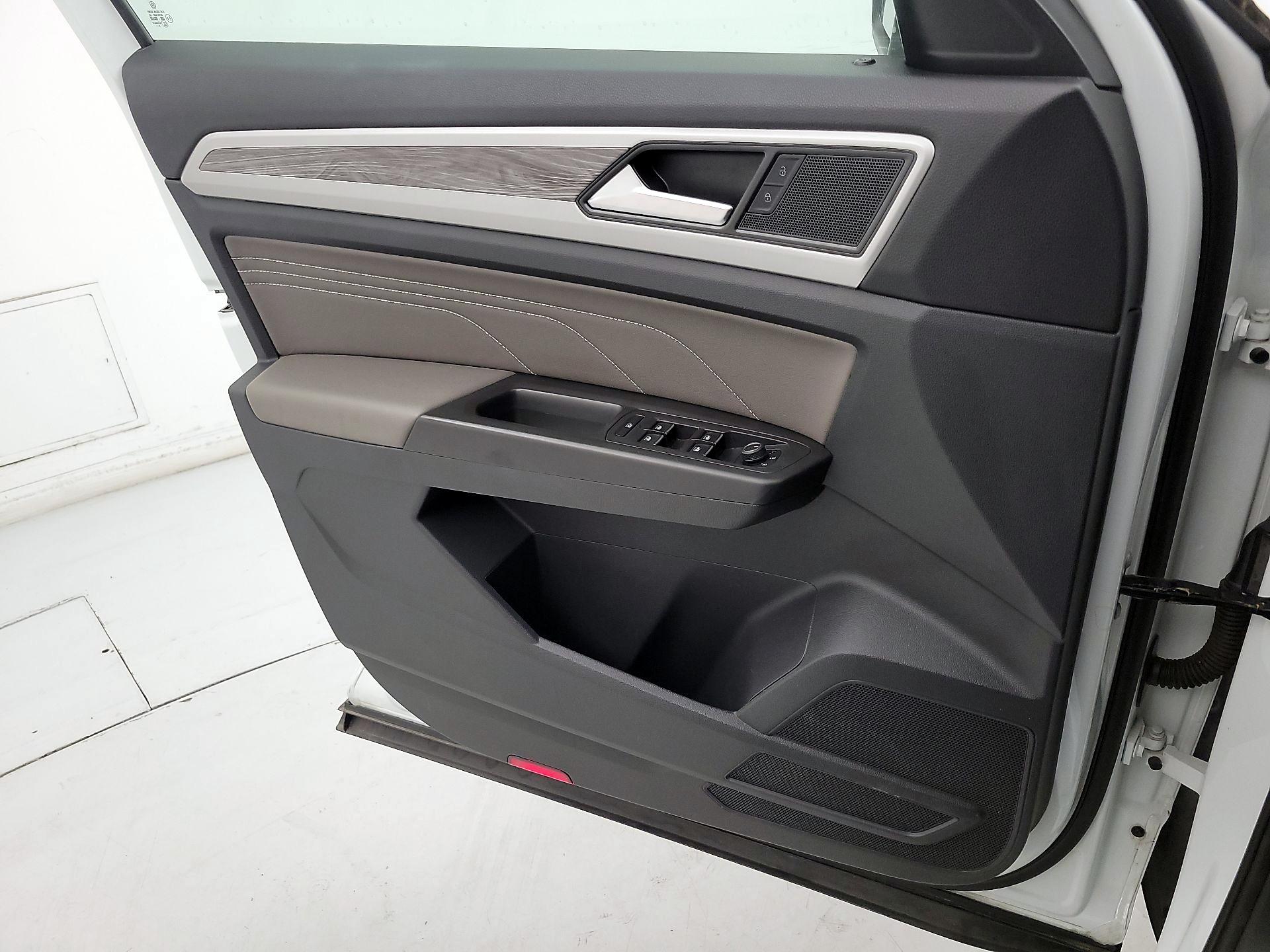 Thumbnail: 2023 Volkswagen Atlas - 12