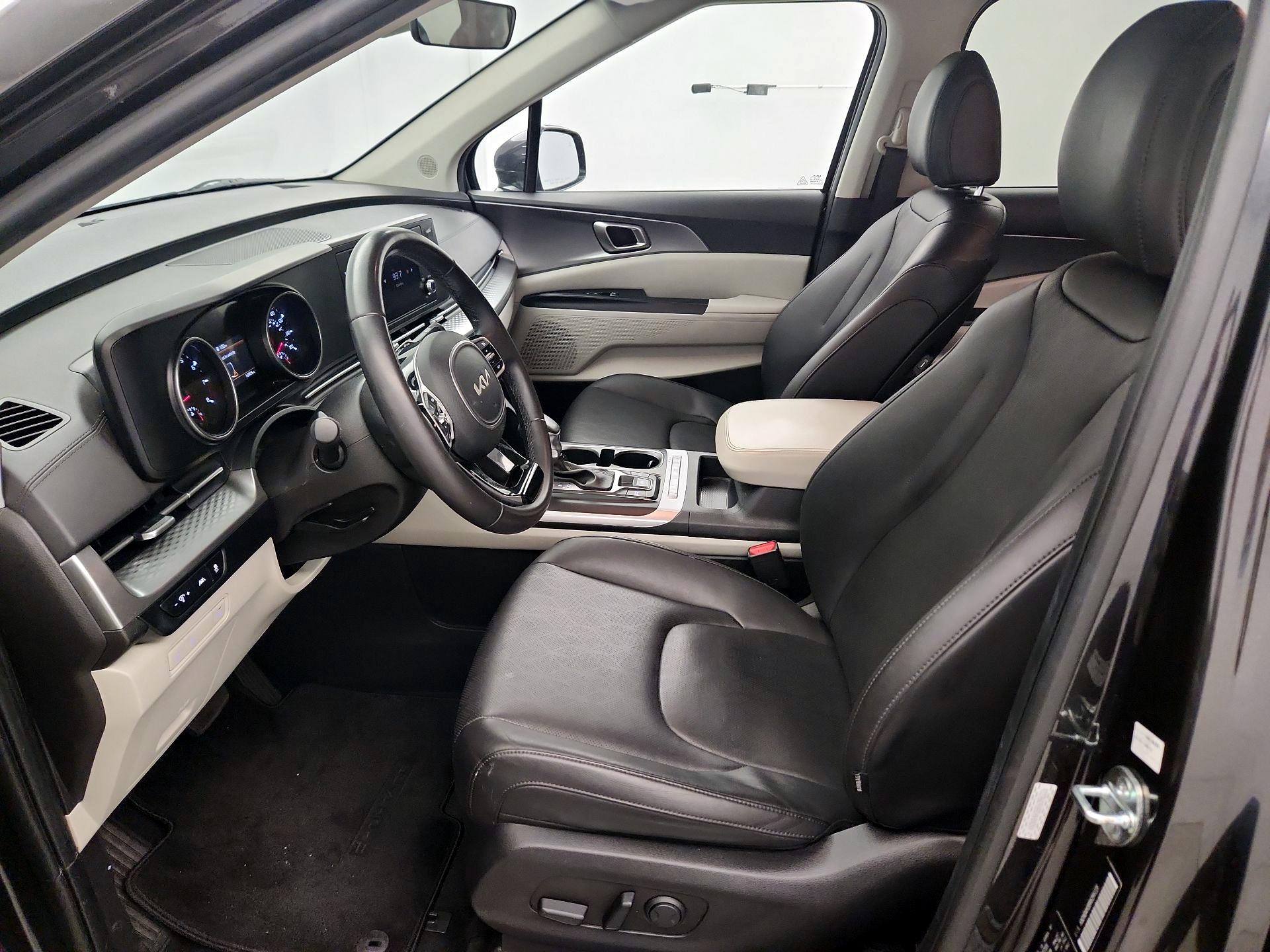 Thumbnail: 2024 Kia Carnival - 11