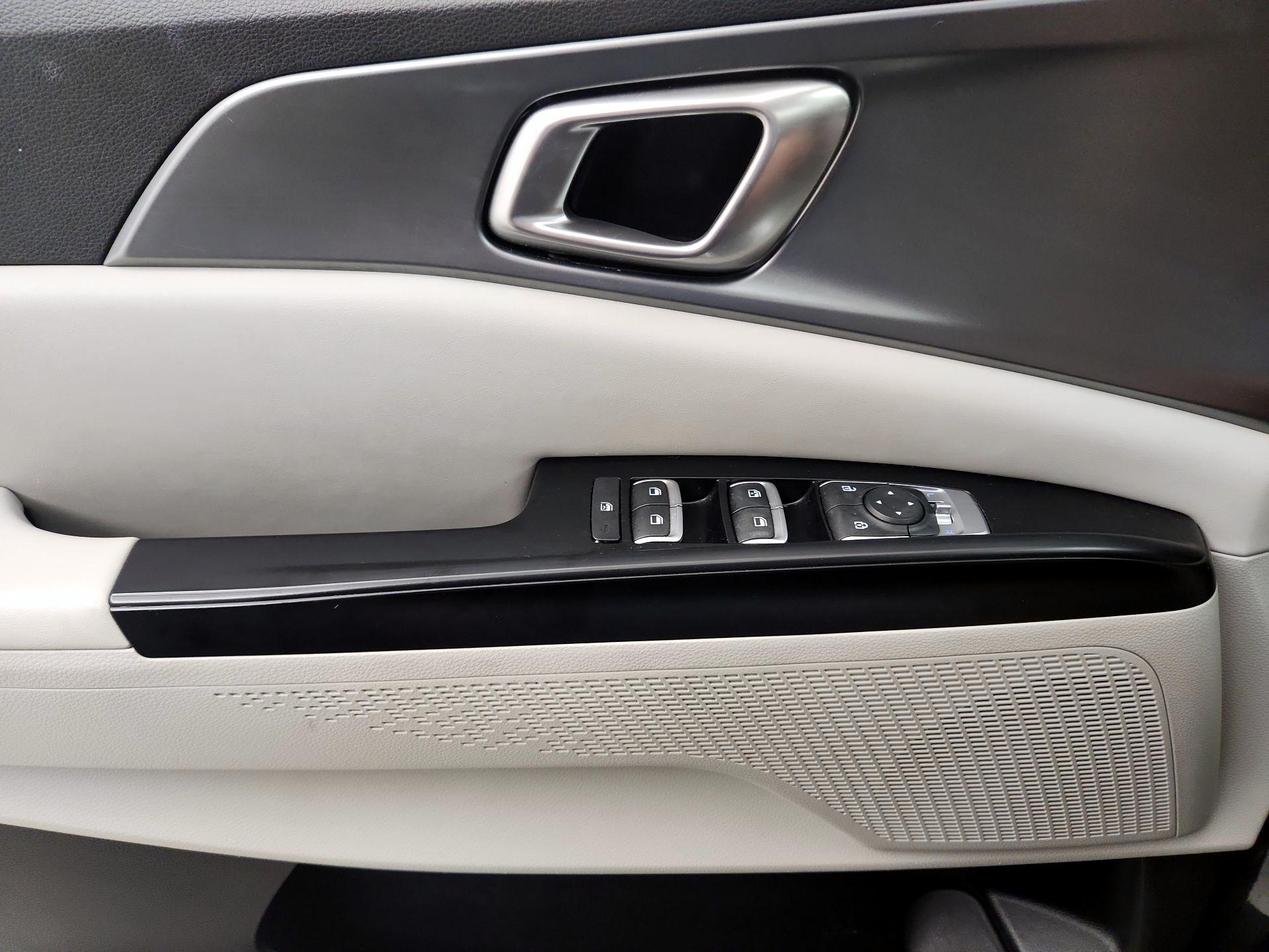 Thumbnail: 2024 Kia Carnival - 12