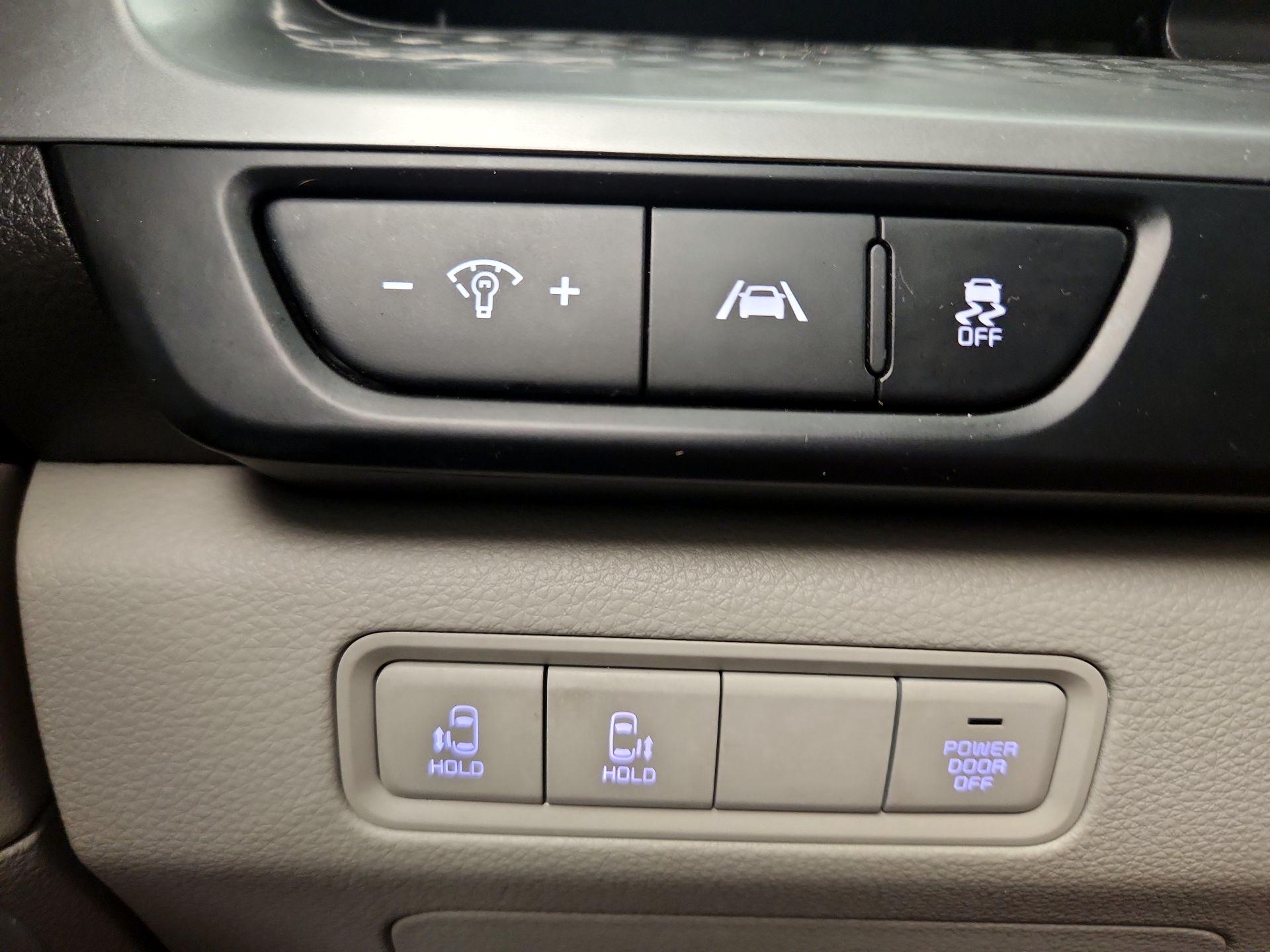 Thumbnail: 2024 Kia Carnival - 13