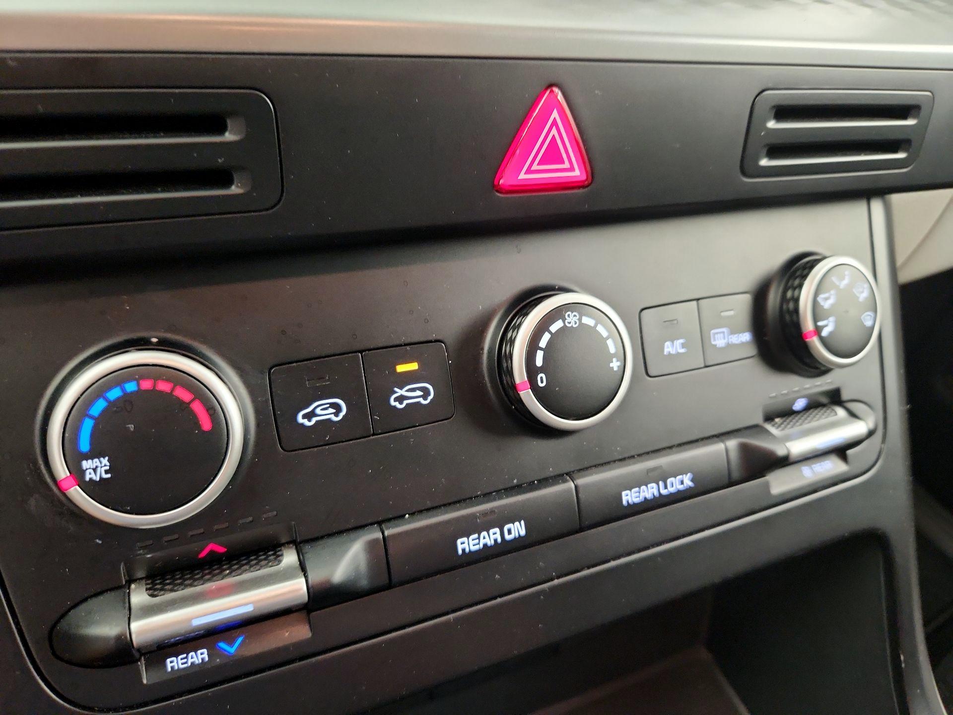 Thumbnail: 2024 Kia Carnival - 16