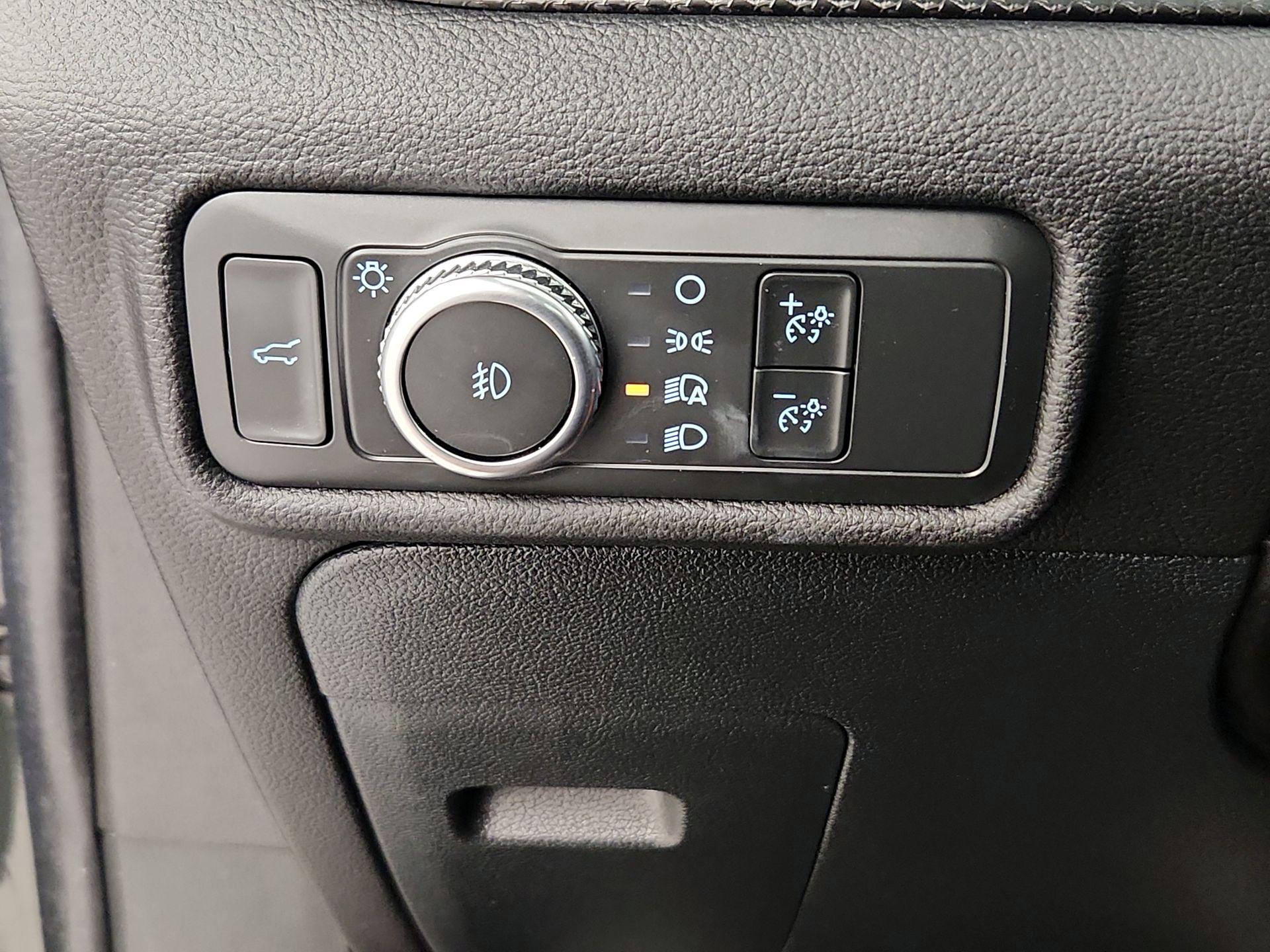 Thumbnail: 2022 Ford Explorer - 13