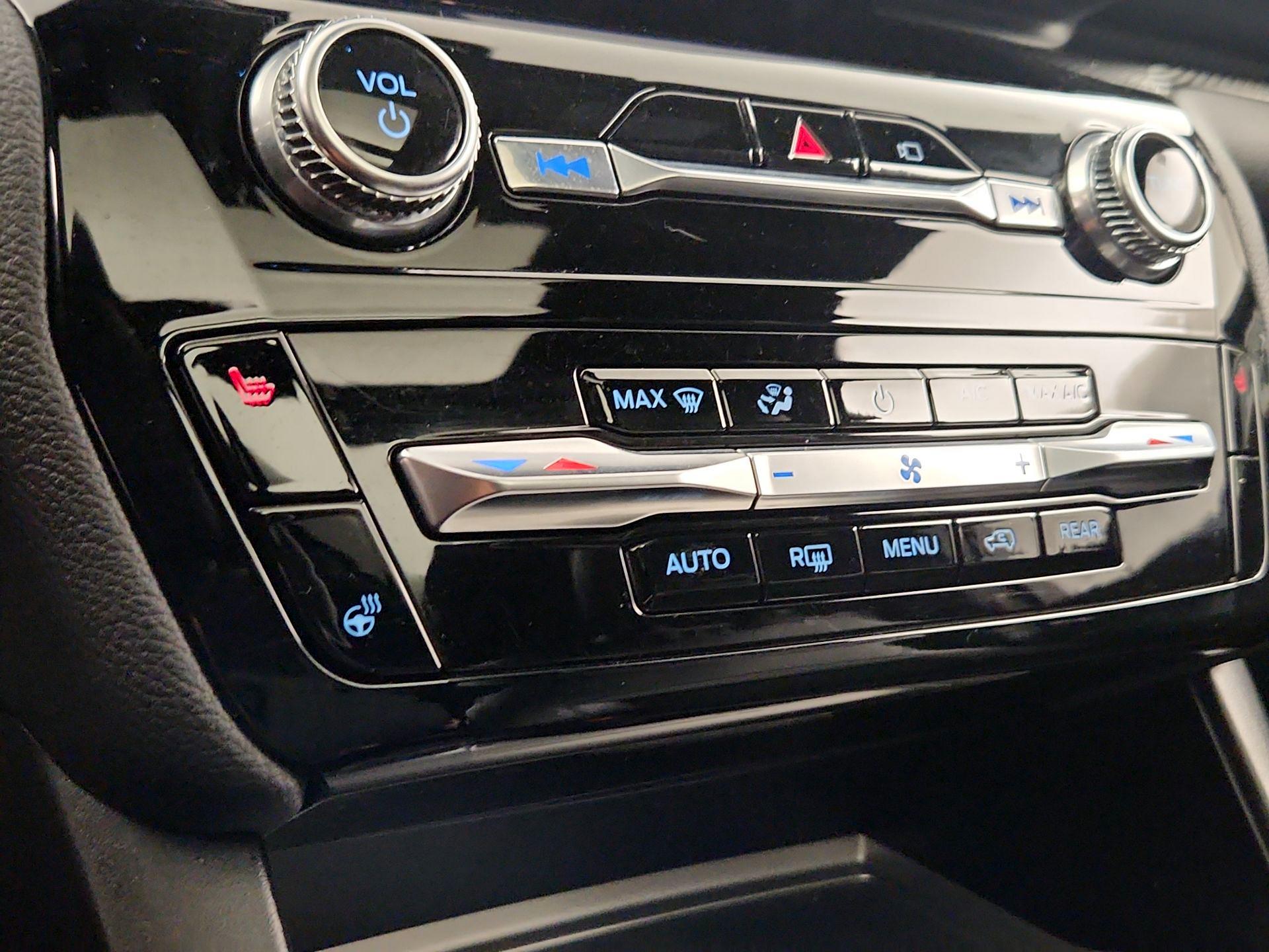 Thumbnail: 2022 Ford Explorer - 17