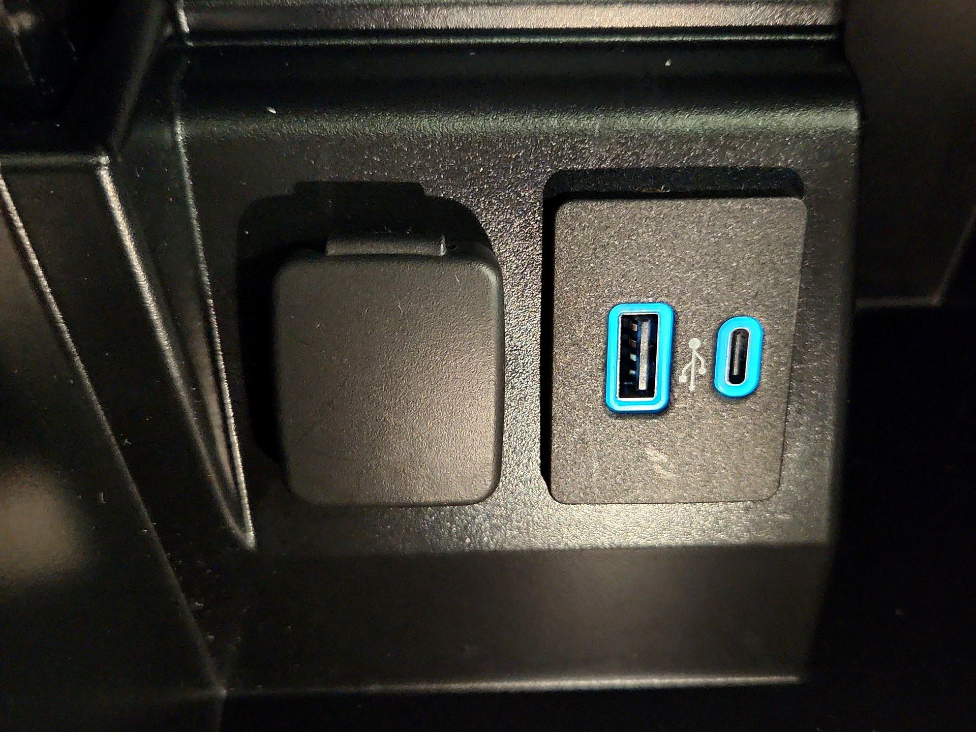 Thumbnail: 2022 Ford Explorer - 19