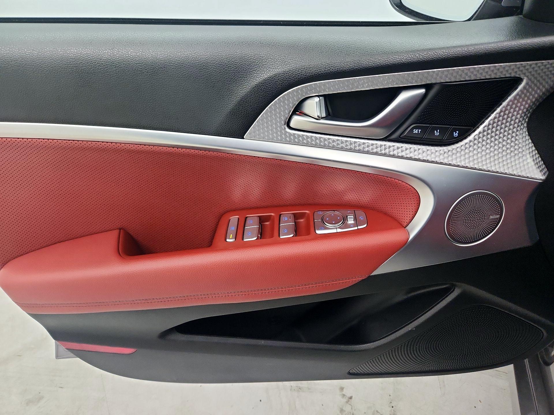 Thumbnail: 2023 Genesis G70 - 12