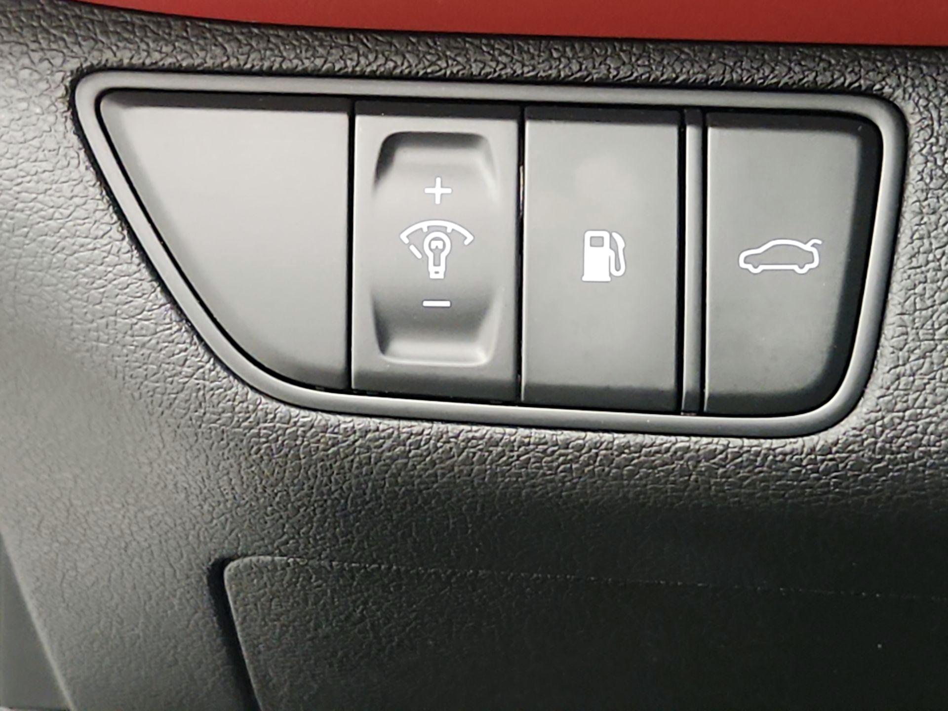 Thumbnail: 2023 Genesis G70 - 13