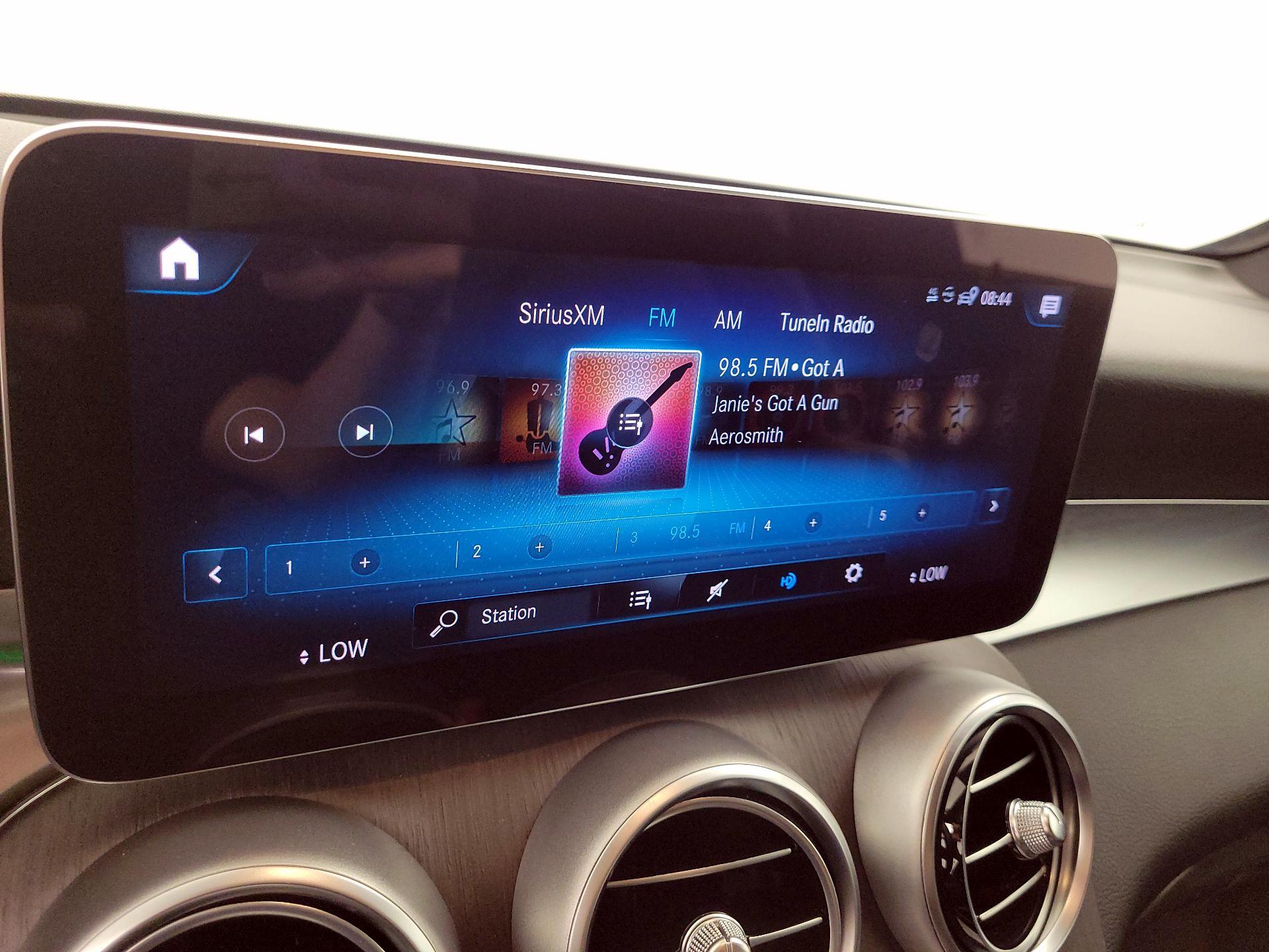 Thumbnail: 2022 Mercedes-Benz GLC - 15