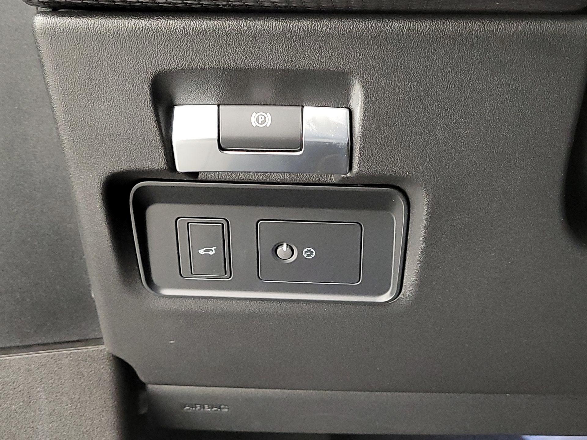 Thumbnail: 2020 Land Rover Range Rover Evoque - 13