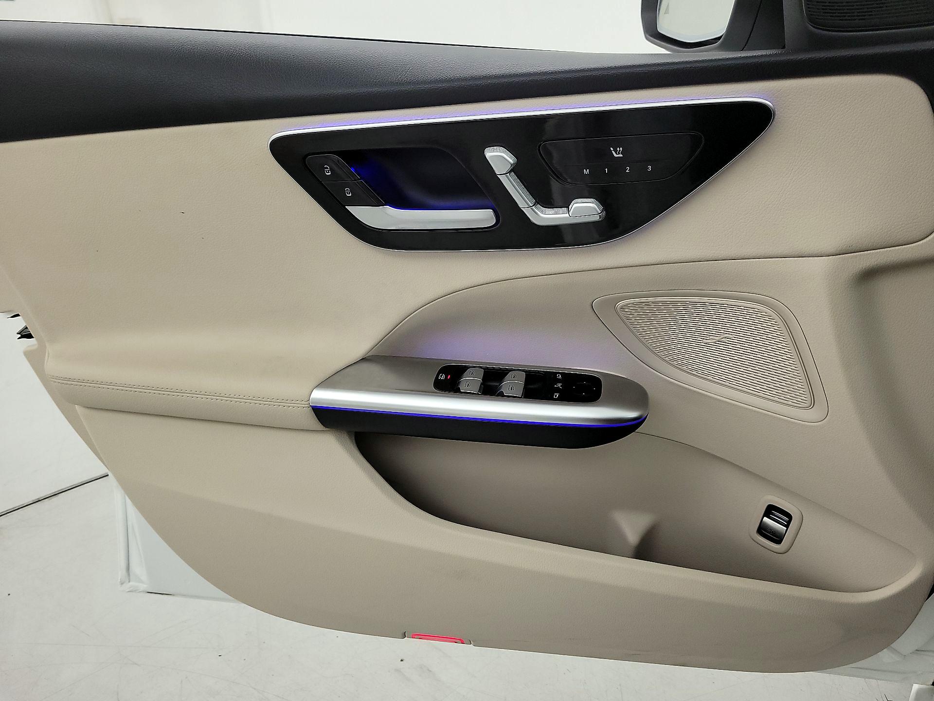 Thumbnail: 2022 Mercedes-Benz C-Class - 12