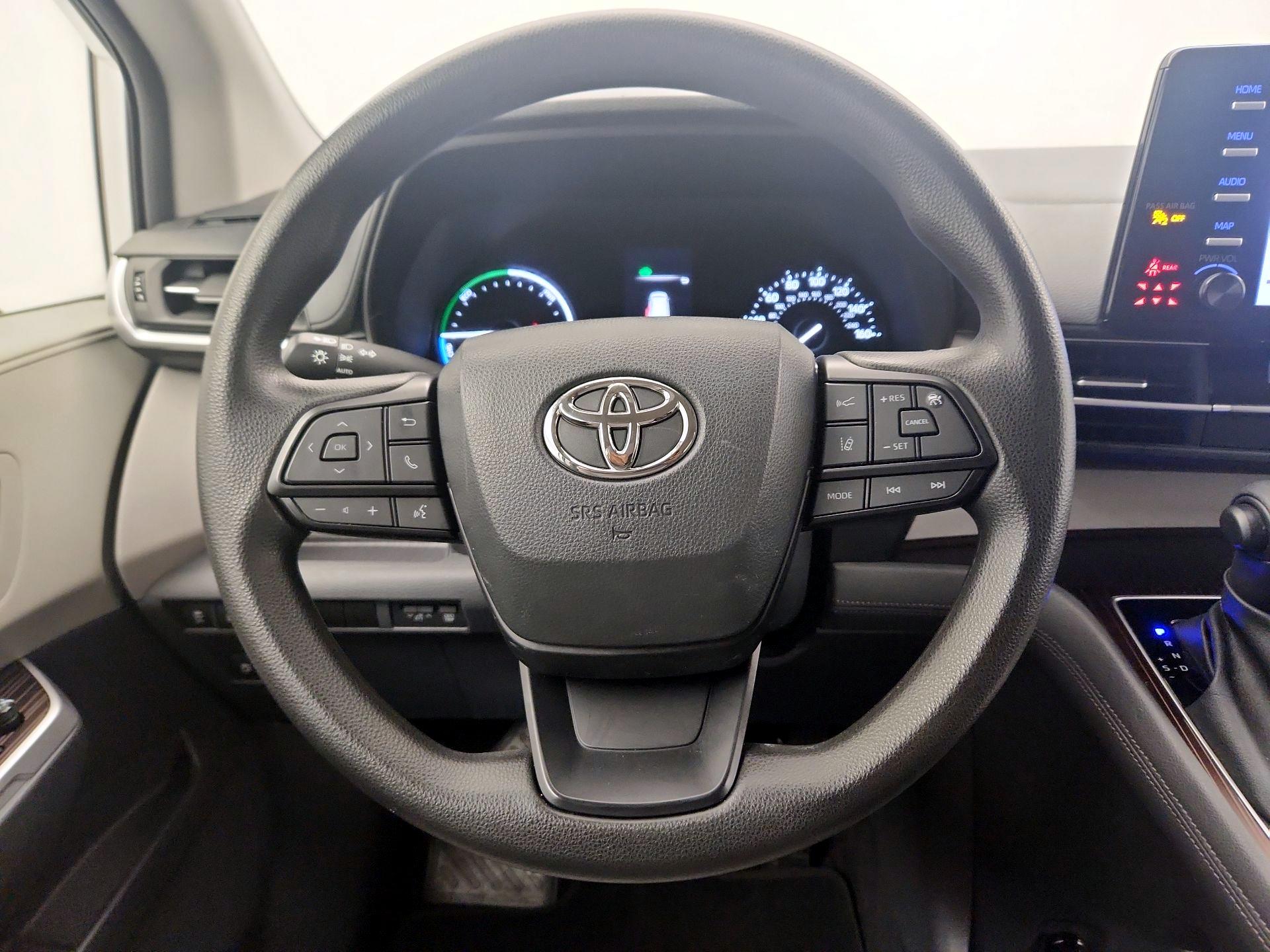 Thumbnail: 2023 Toyota Sienna - 10