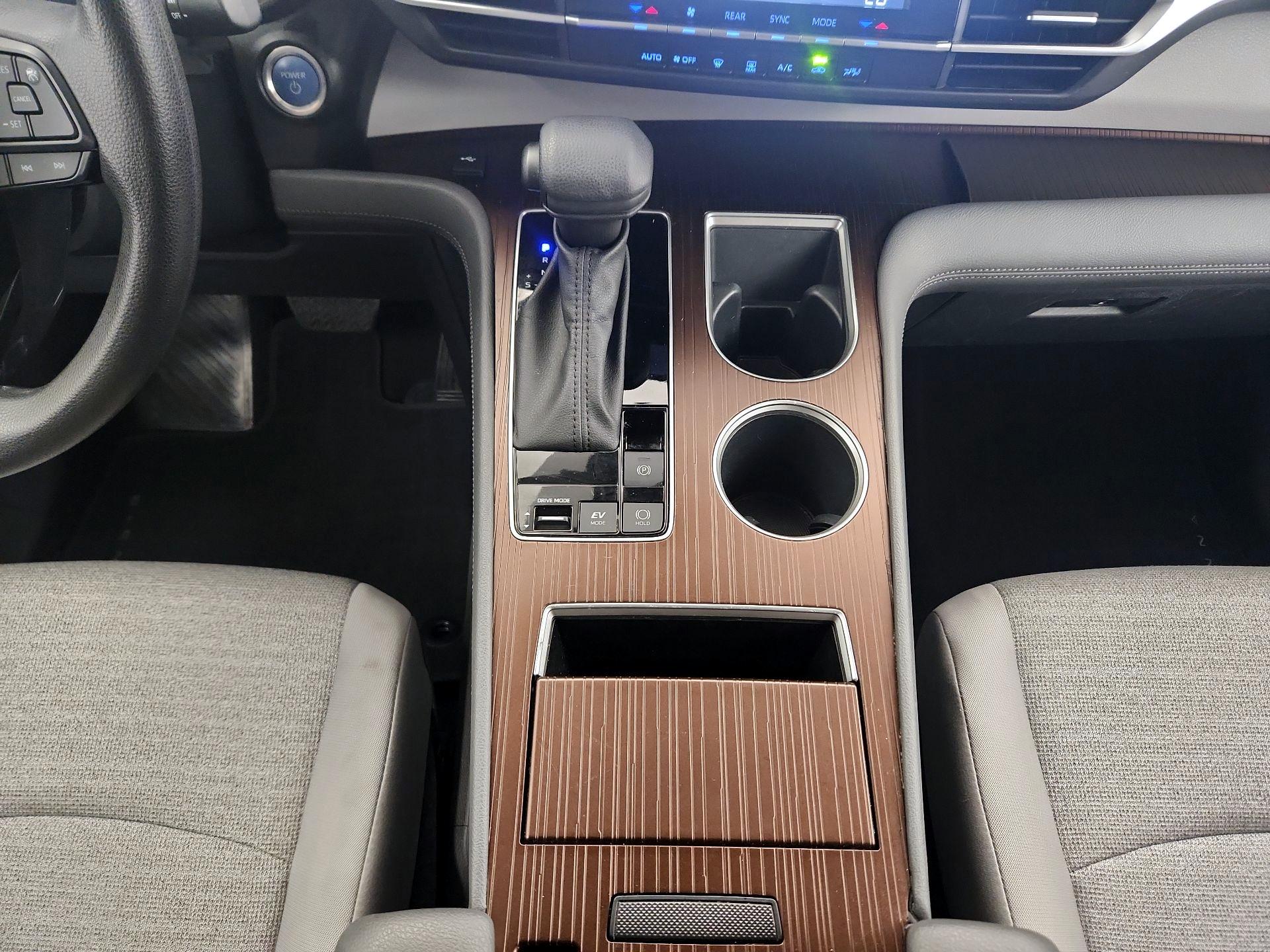 Thumbnail: 2023 Toyota Sienna - 17