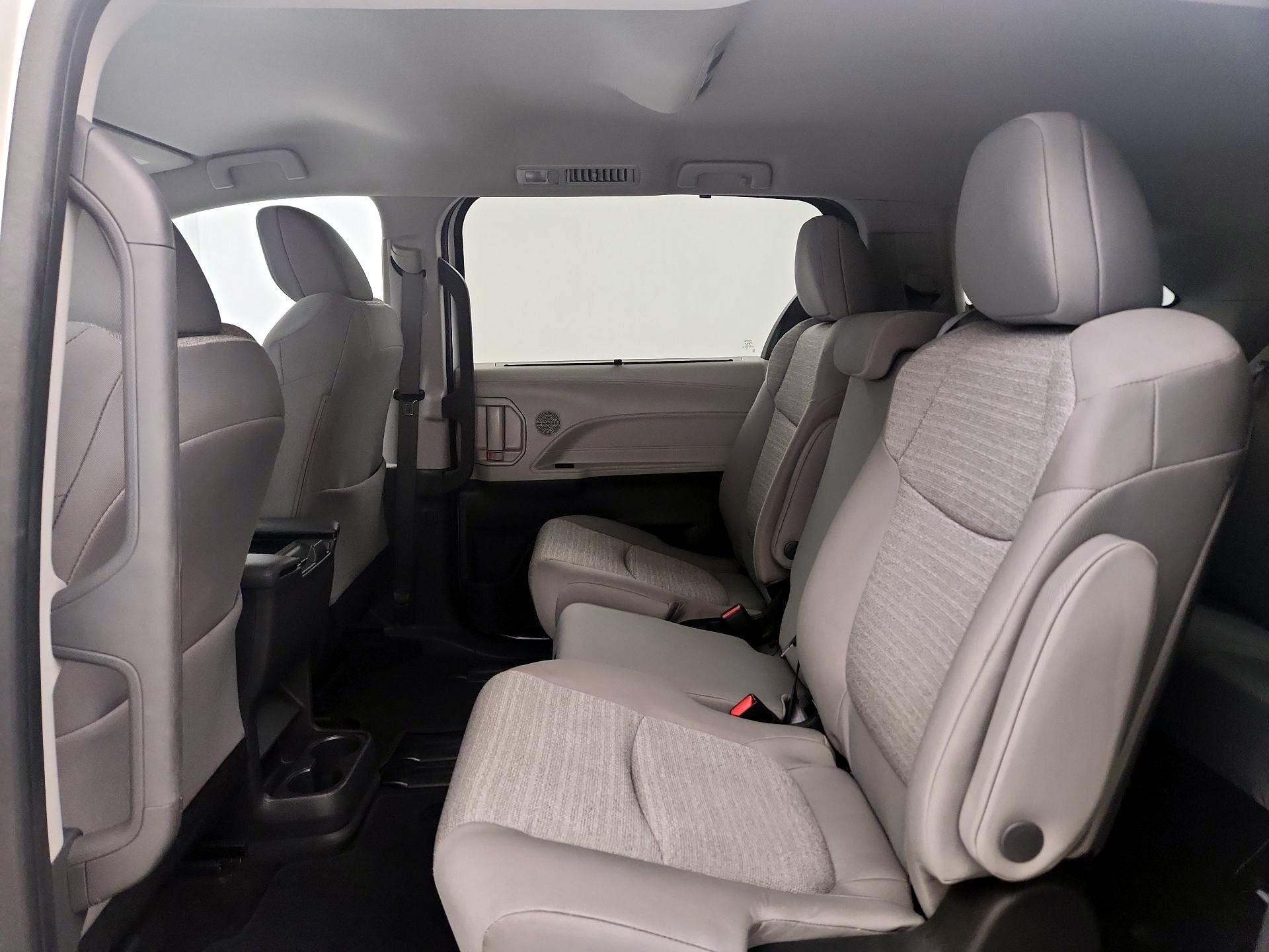 Thumbnail: 2023 Toyota Sienna - 19