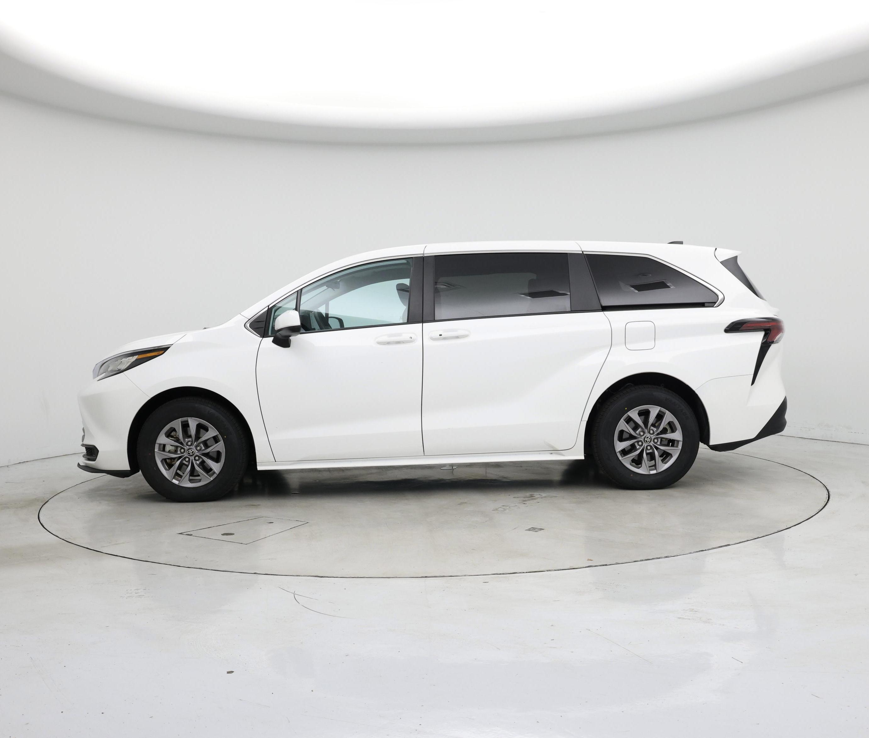 Thumbnail: 2023 Toyota Sienna - 3