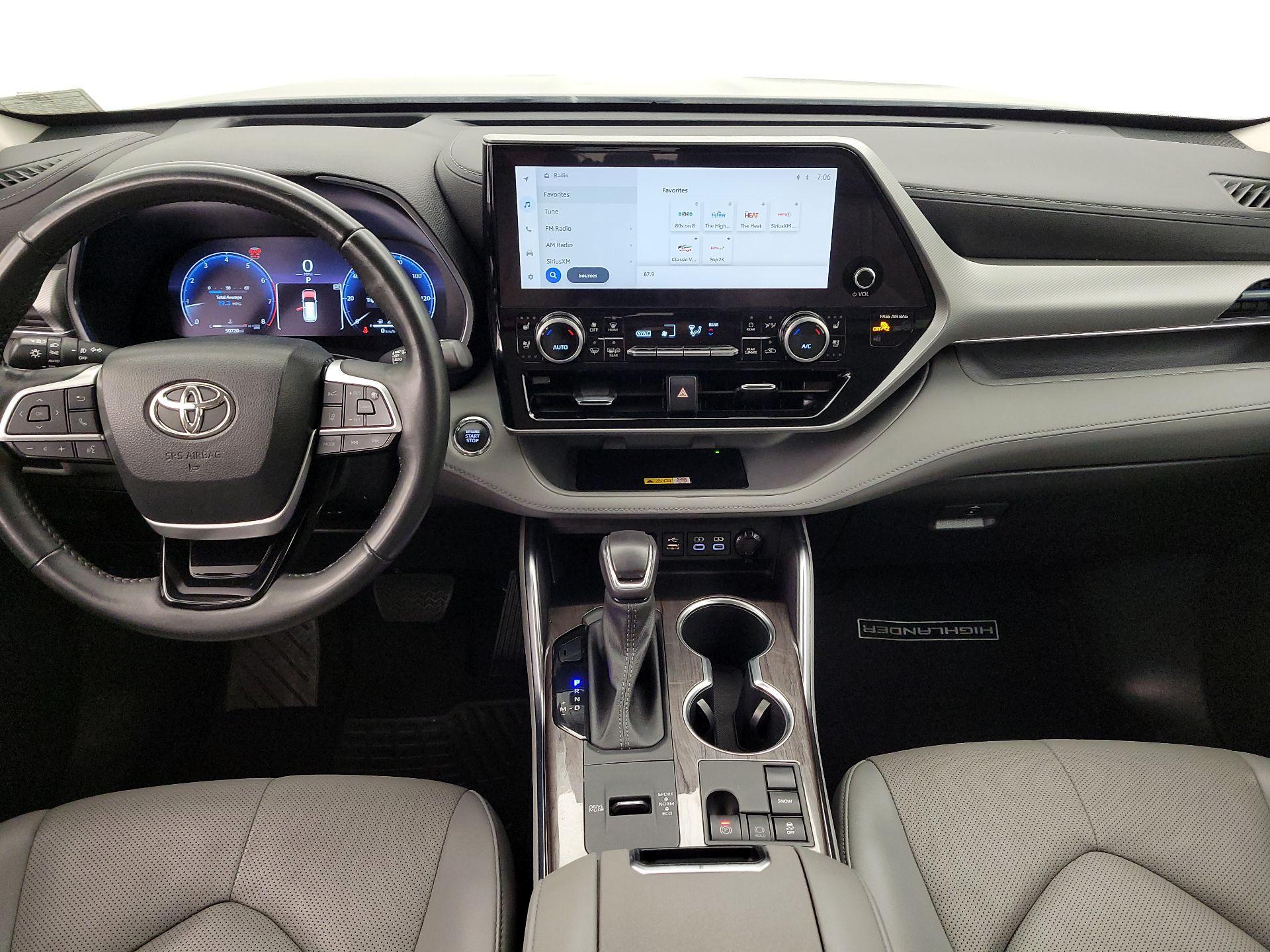 Thumbnail: 2023 Toyota Highlander - 9