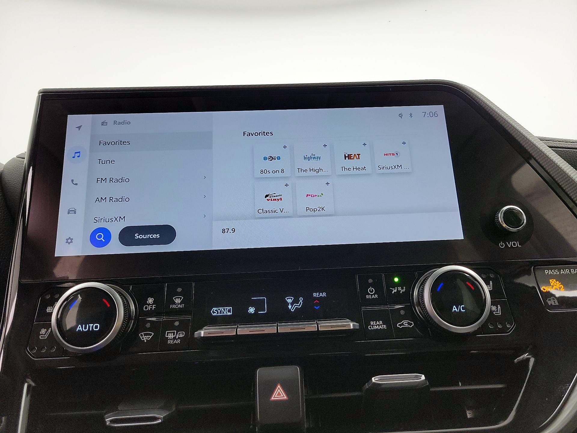 Thumbnail: 2023 Toyota Highlander - 15