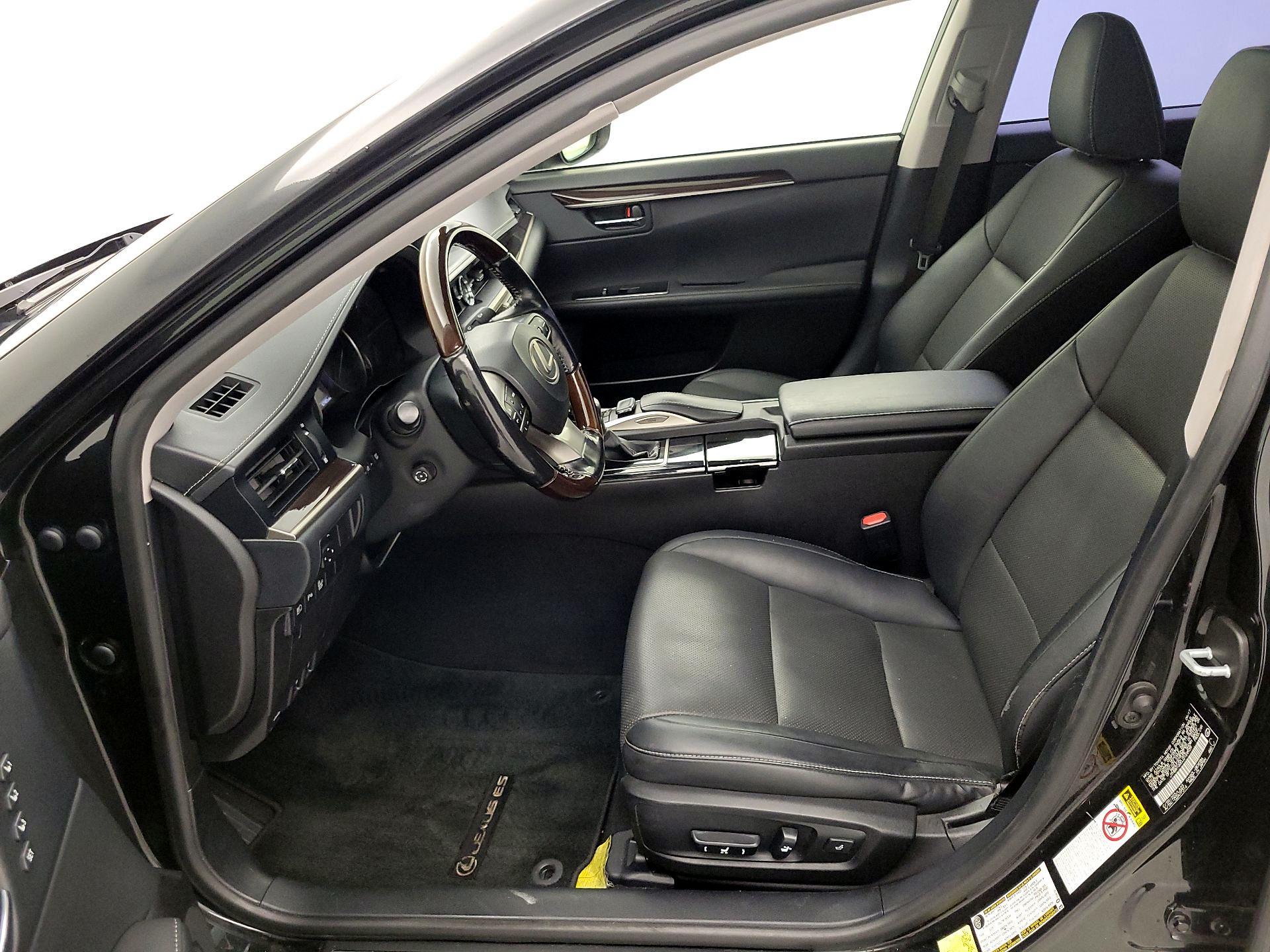 Thumbnail: 2018 Lexus ES - 11