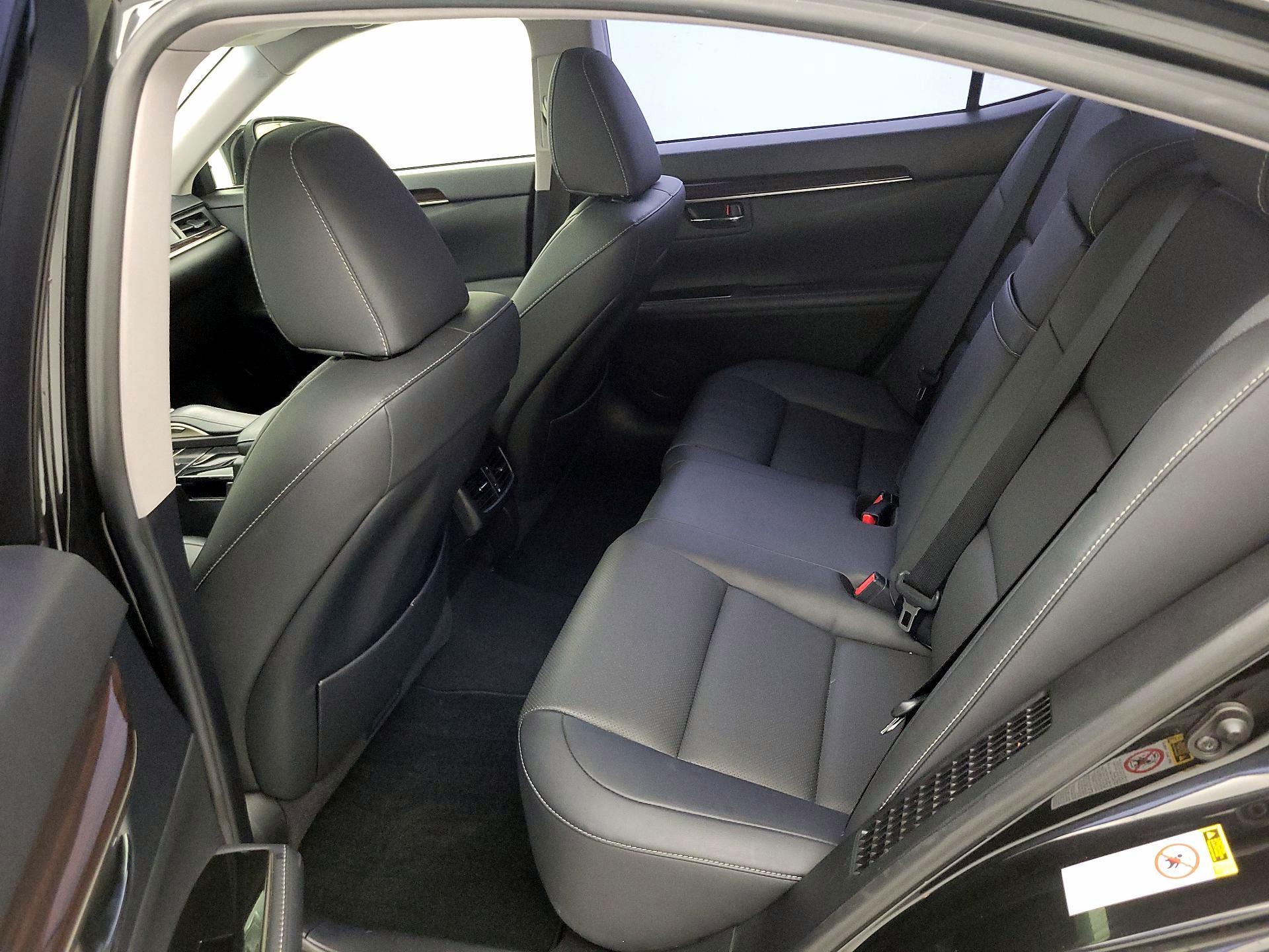 Thumbnail: 2018 Lexus ES - 20