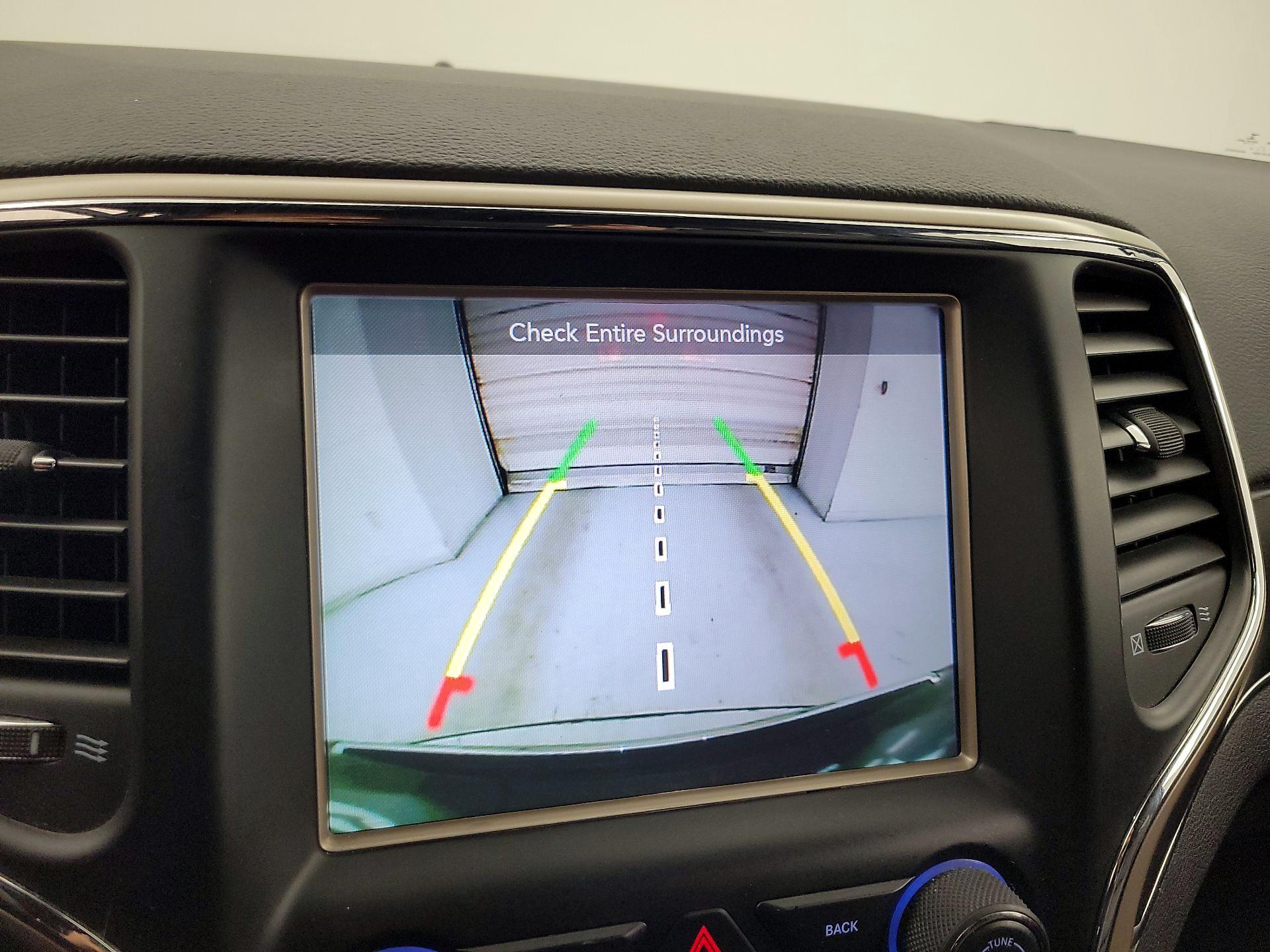 Thumbnail: 2016 Jeep Grand Cherokee - 15