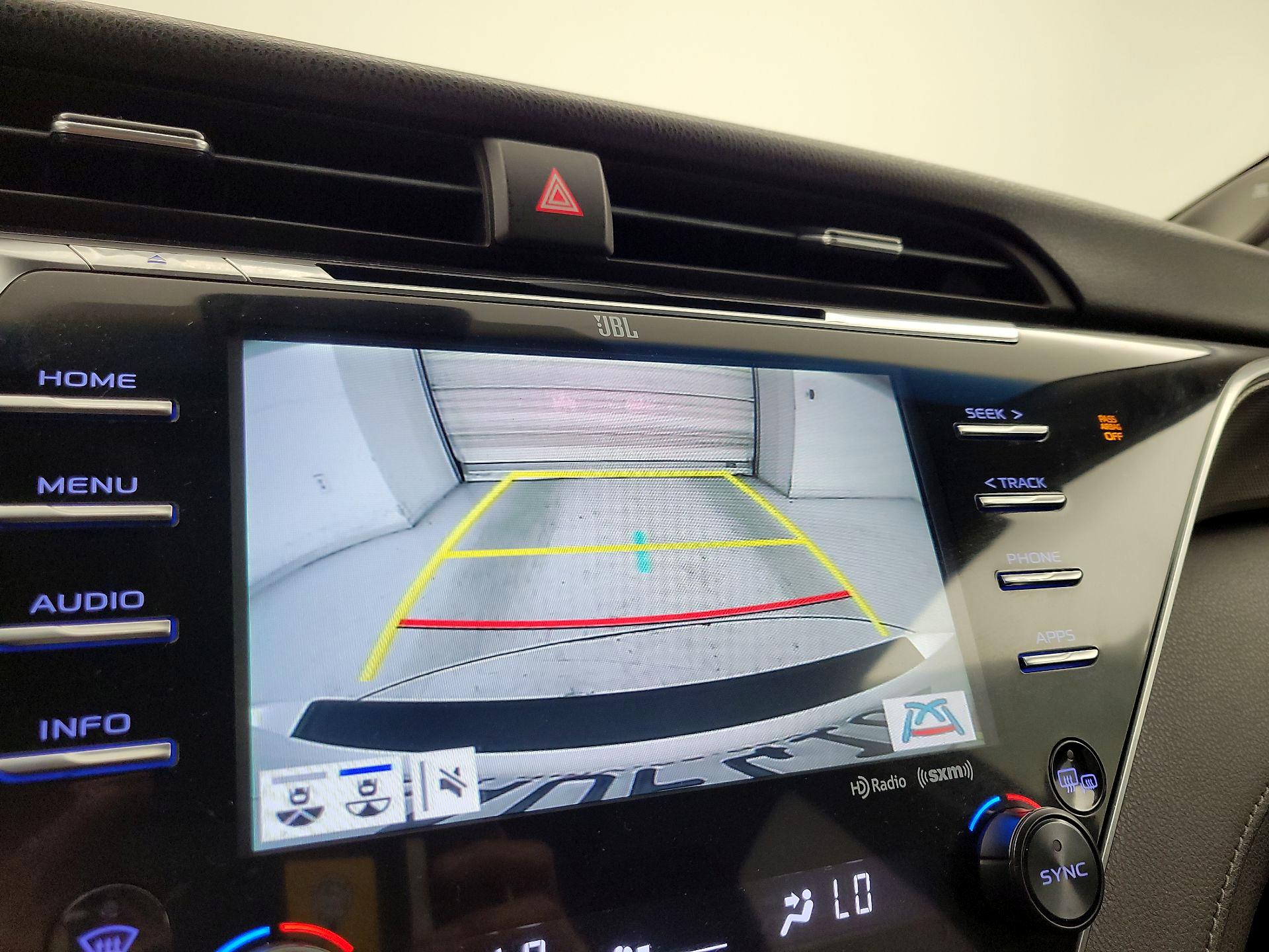 Thumbnail: 2018 Toyota Camry - 14