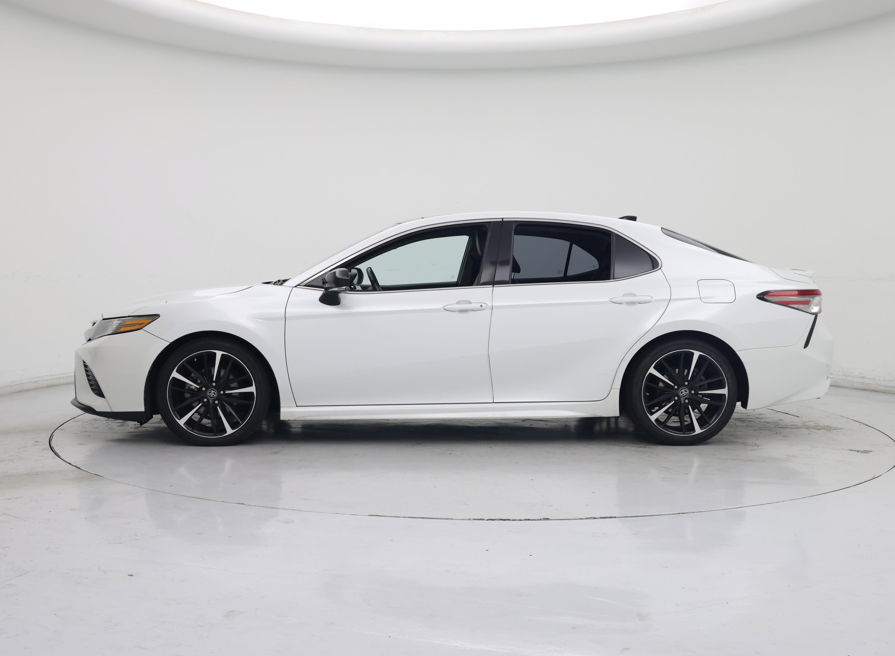 Thumbnail: 2018 Toyota Camry - 3