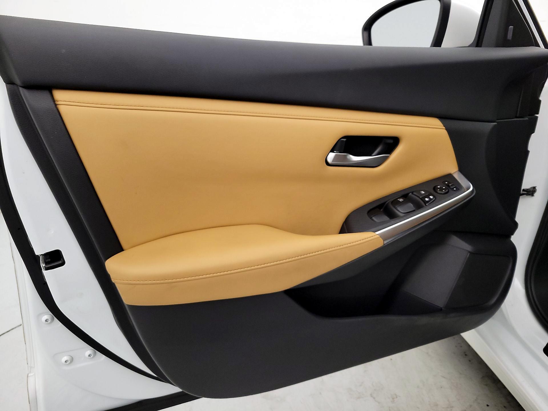 Thumbnail: 2021 Nissan Sentra - 12