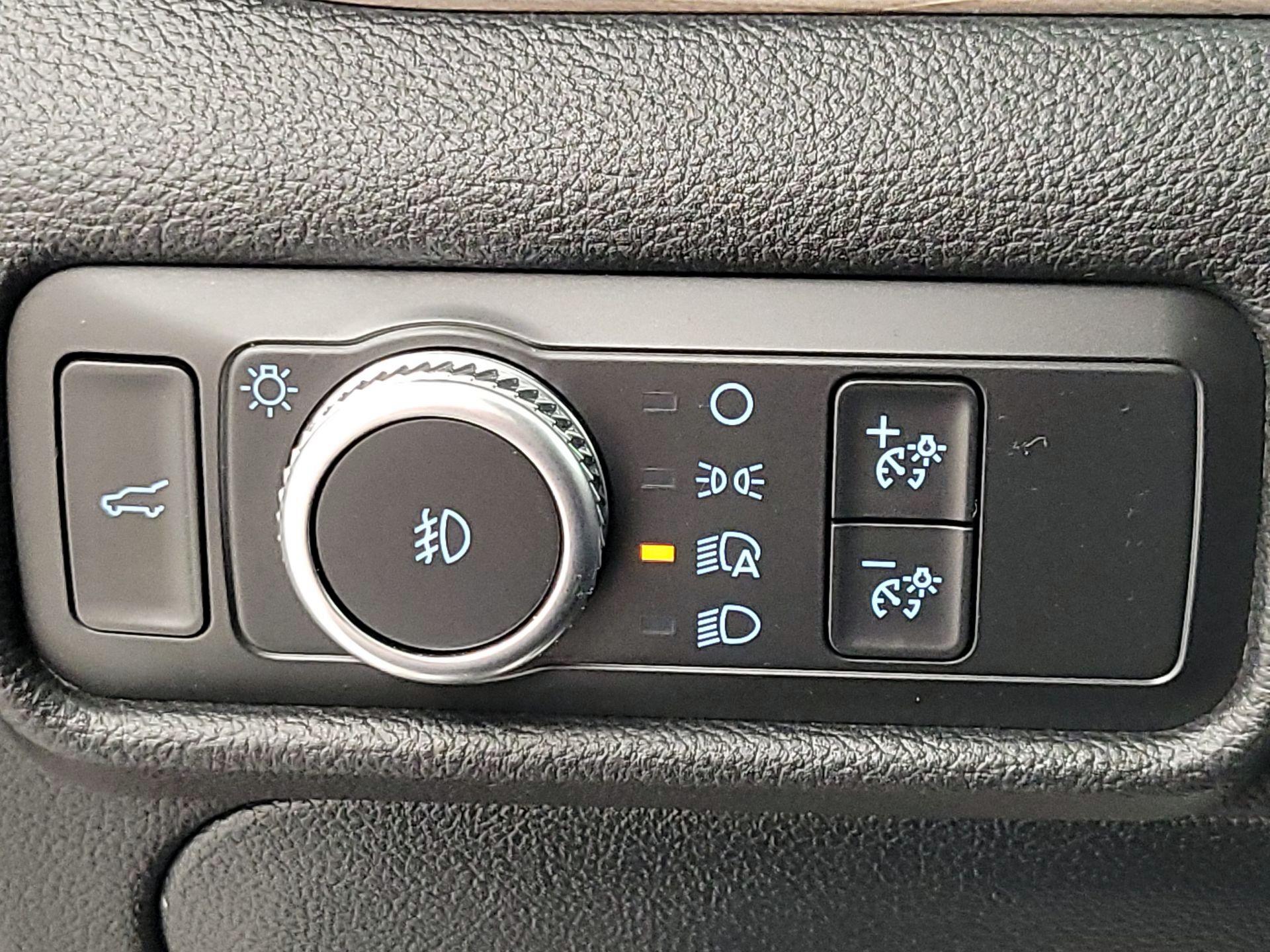 Thumbnail: 2020 Ford Explorer - 13