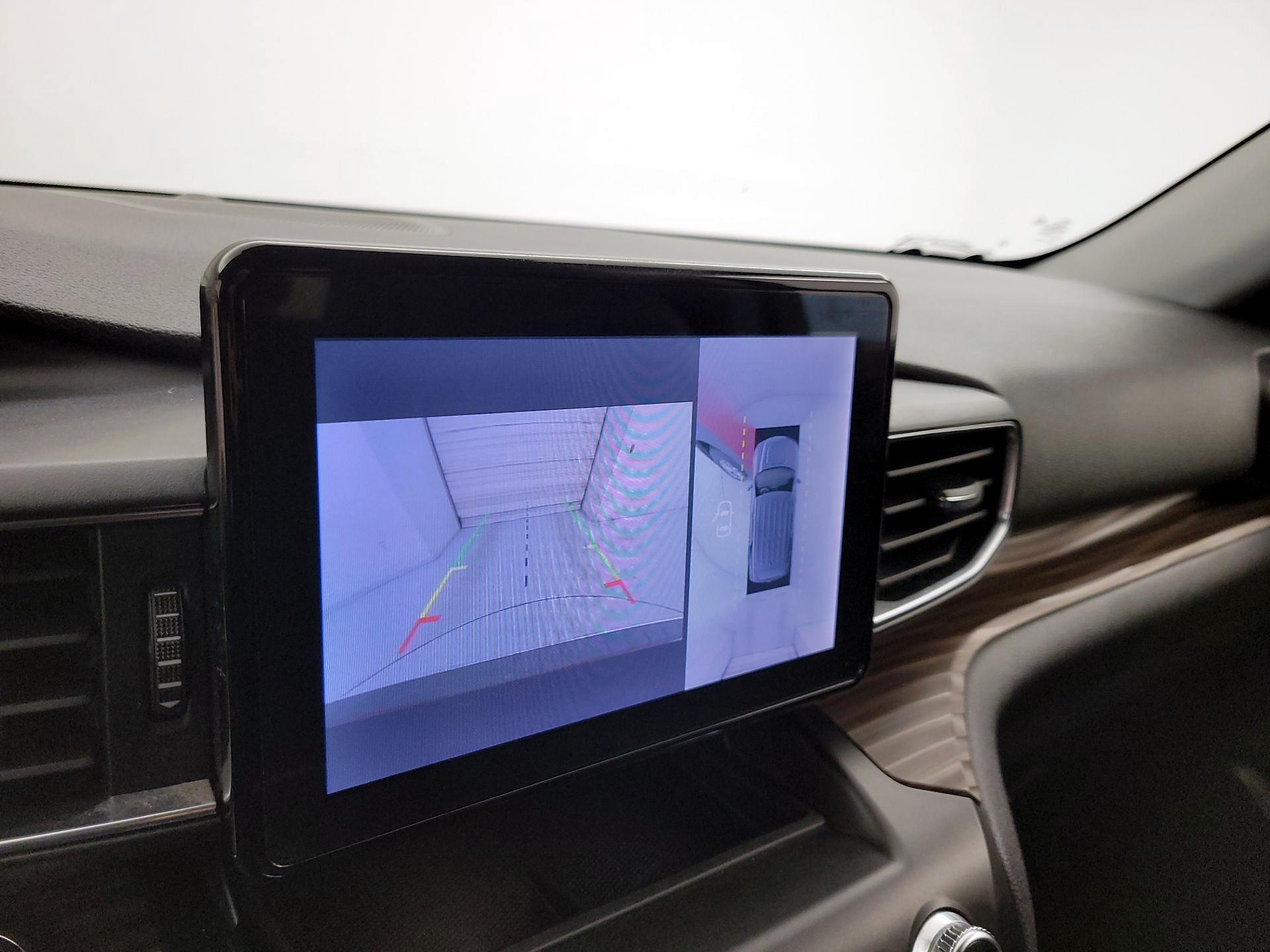 Thumbnail: 2020 Ford Explorer - 15