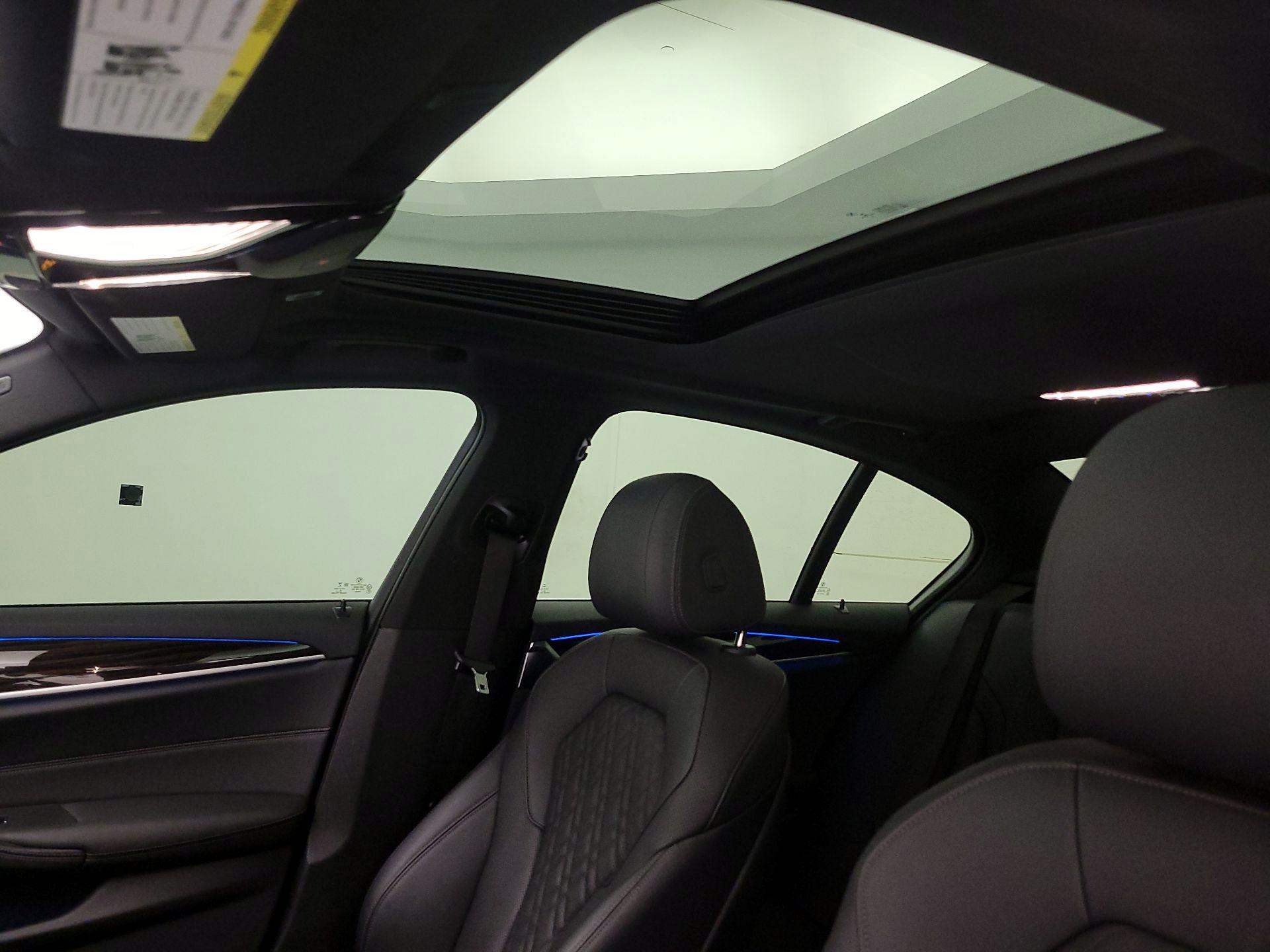 Thumbnail: 2023 BMW 5 Series - 20