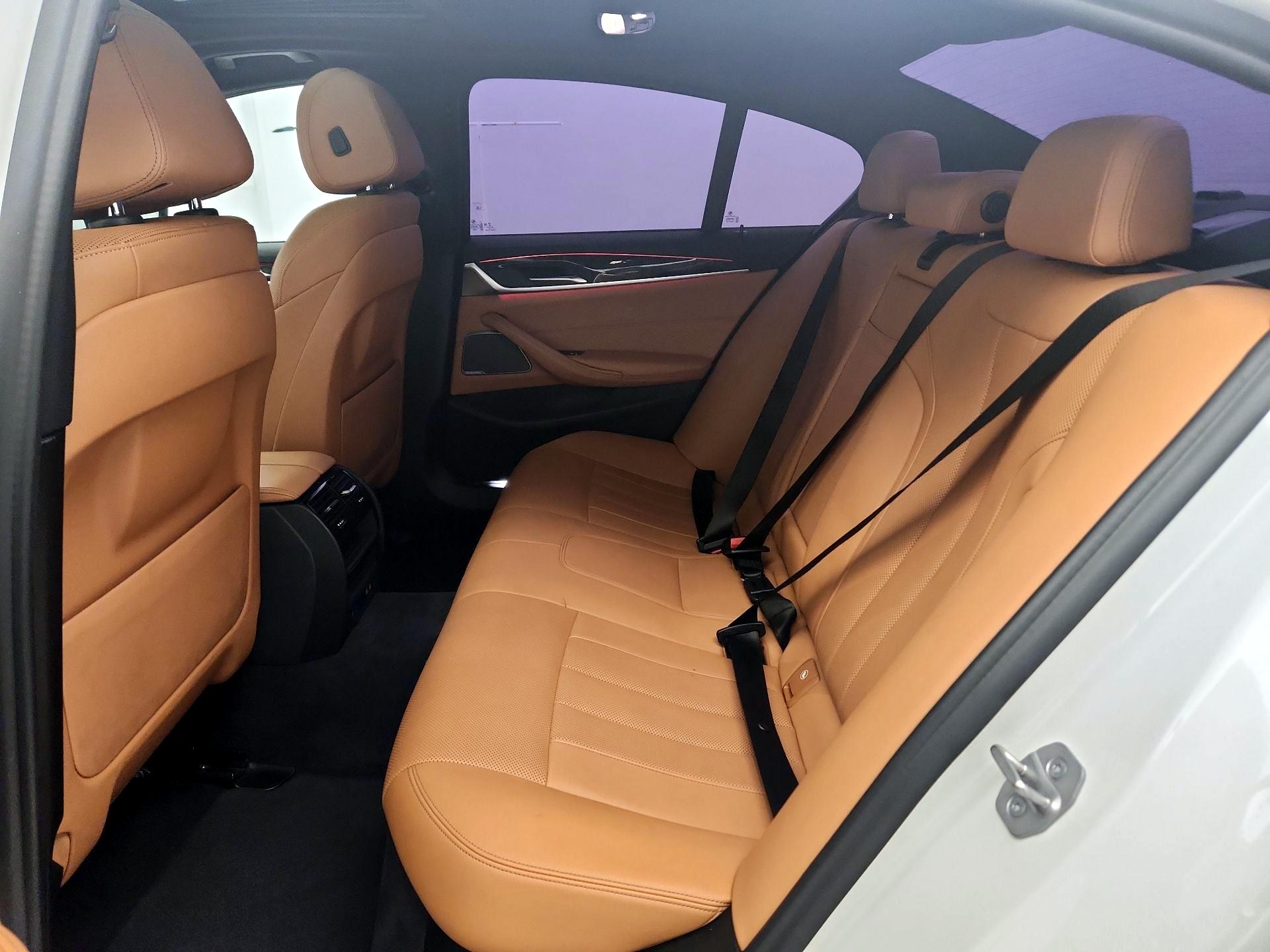 Thumbnail: 2022 BMW 5 Series - 20