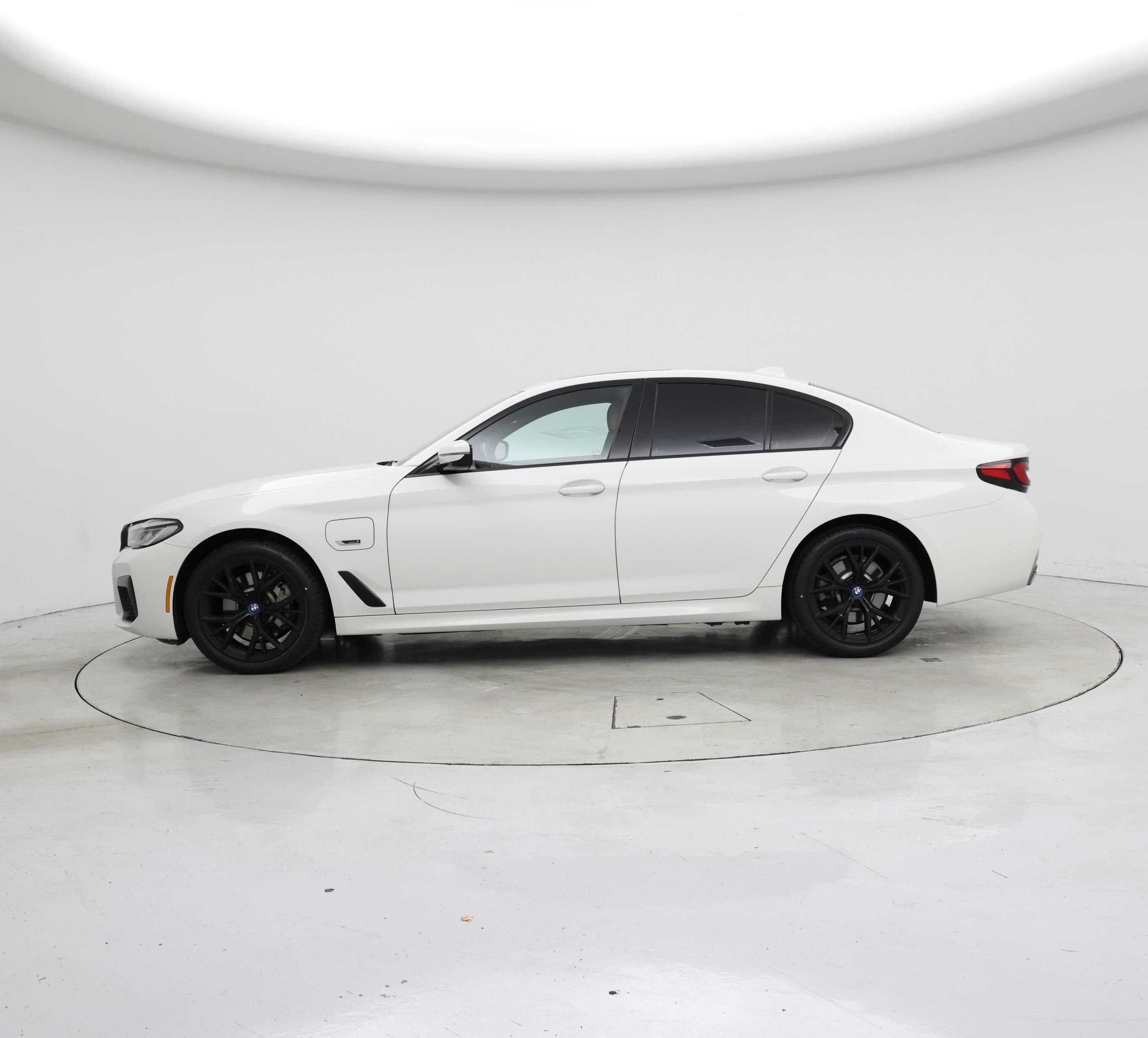 Thumbnail: 2022 BMW 5 Series - 3