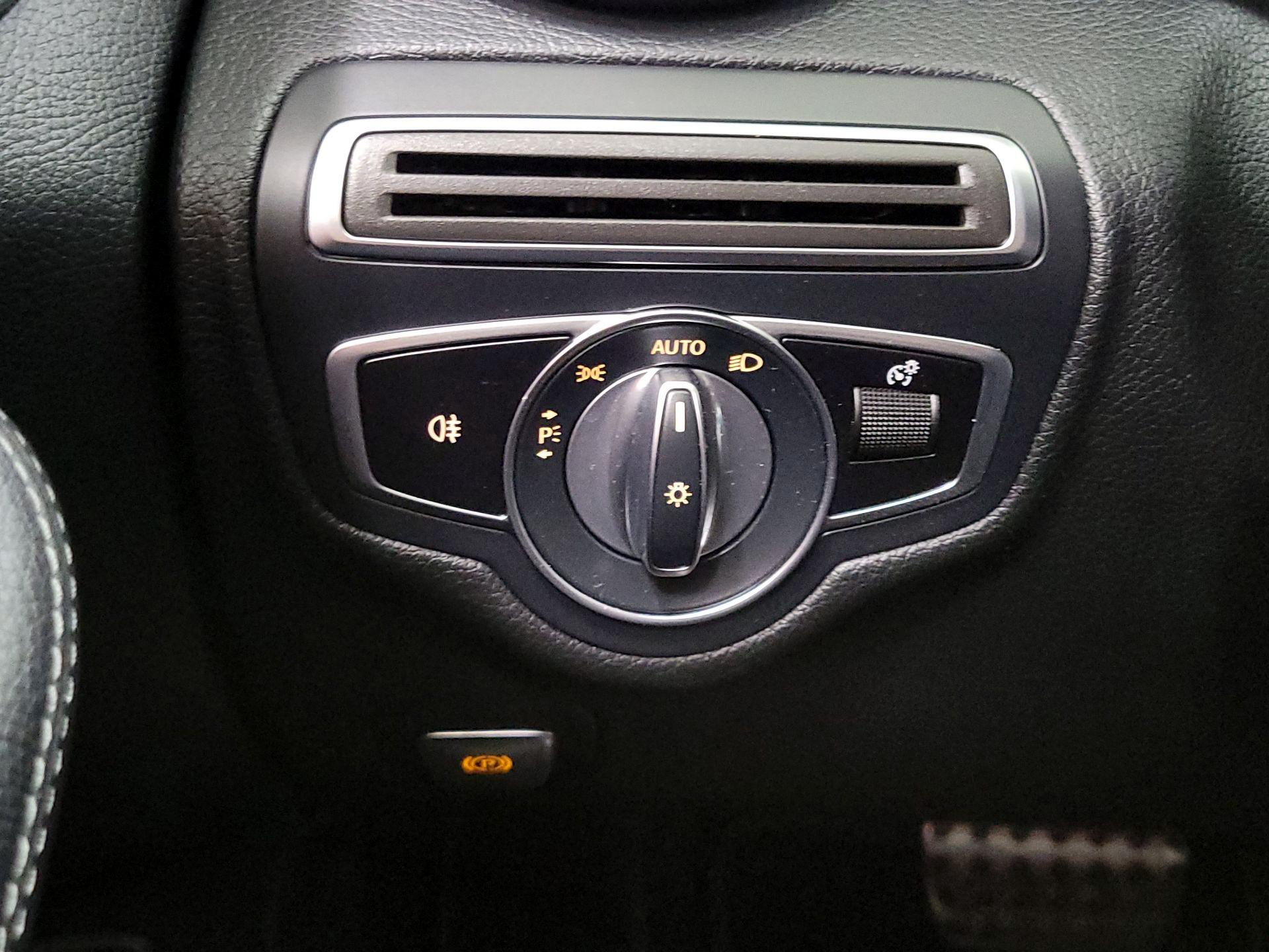 Thumbnail: 2020 Mercedes-Benz C-Class - 13