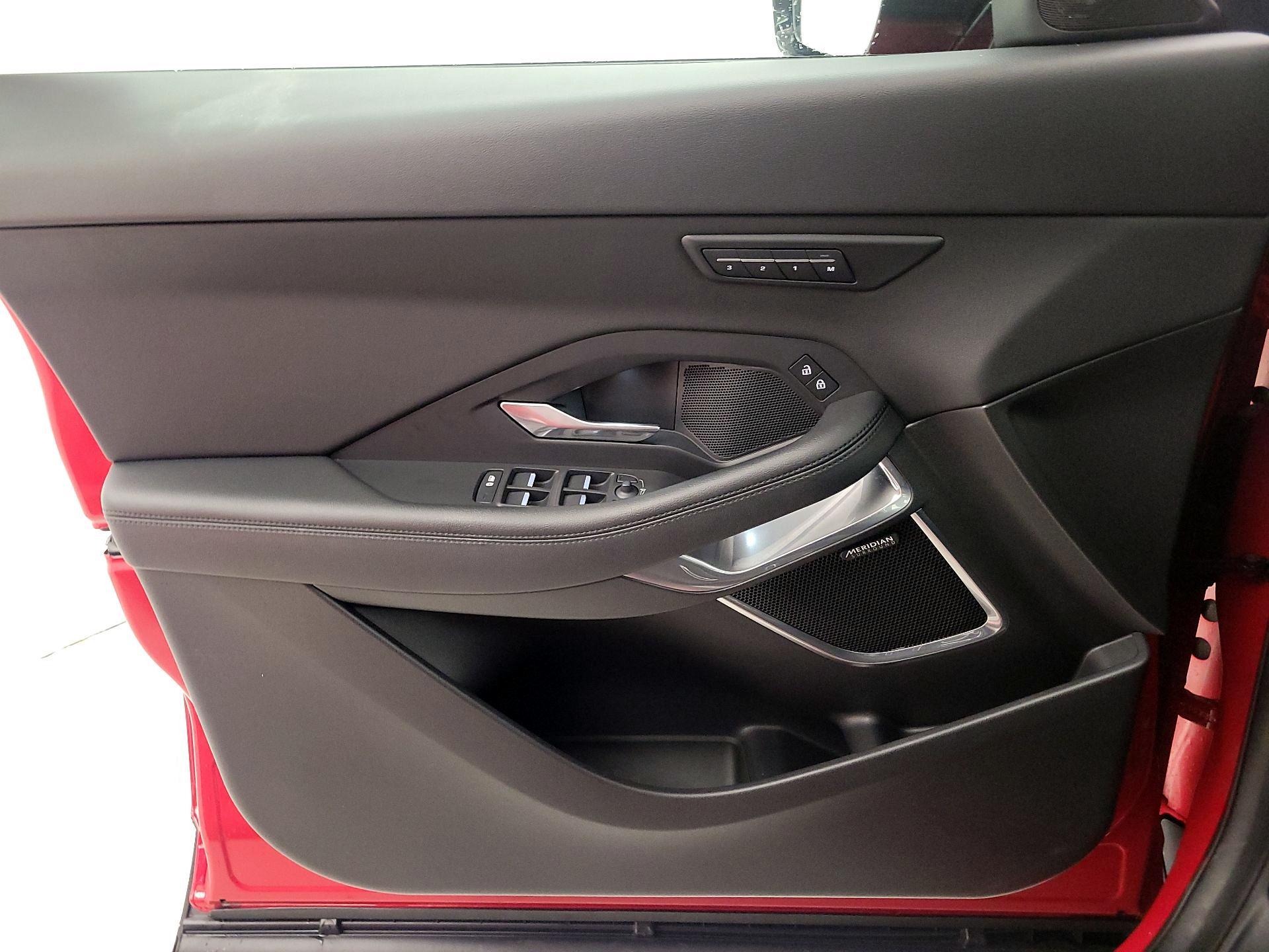 Thumbnail: 2022 Jaguar E-Pace - 12