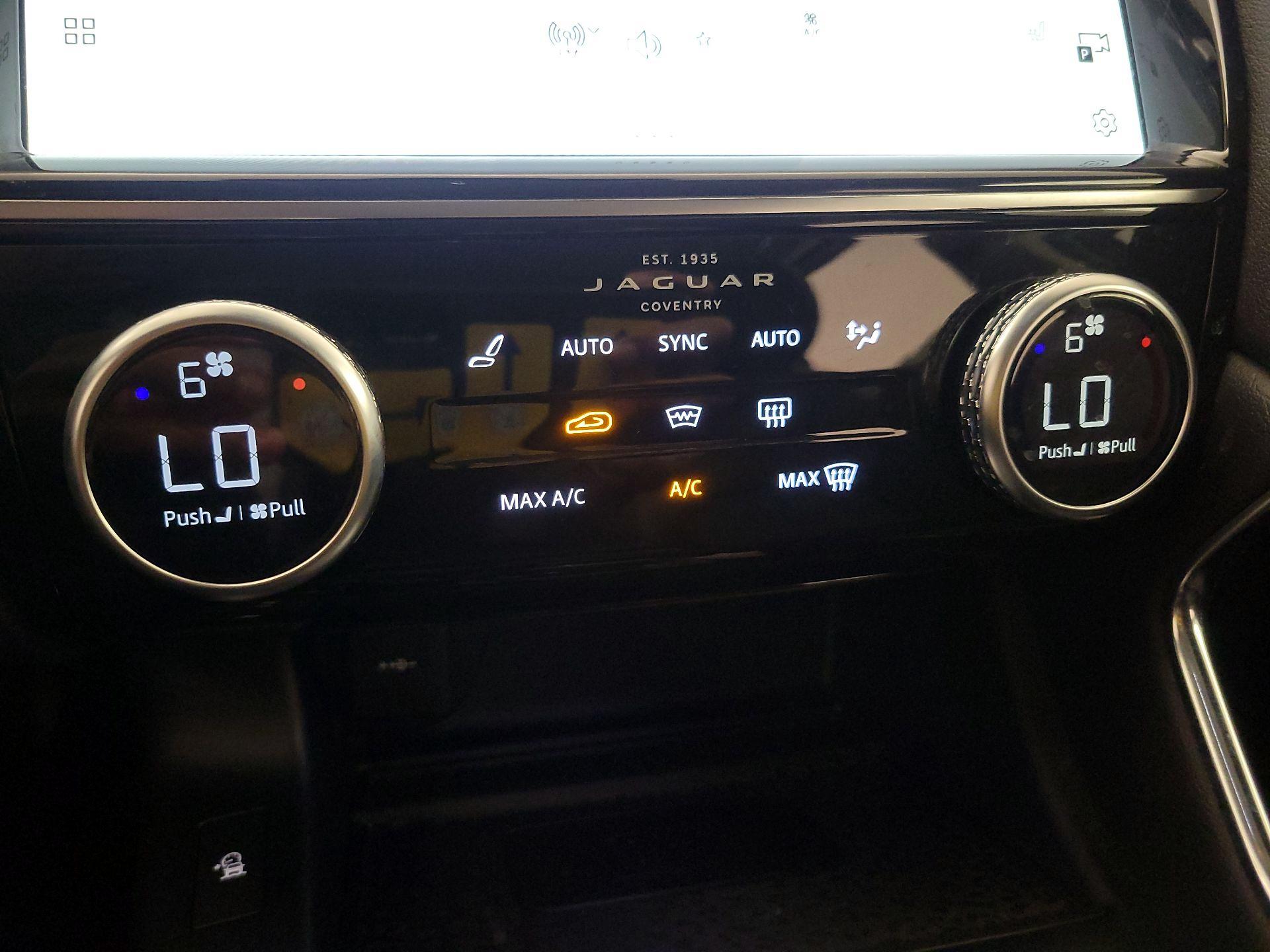 Thumbnail: 2022 Jaguar E-Pace - 17