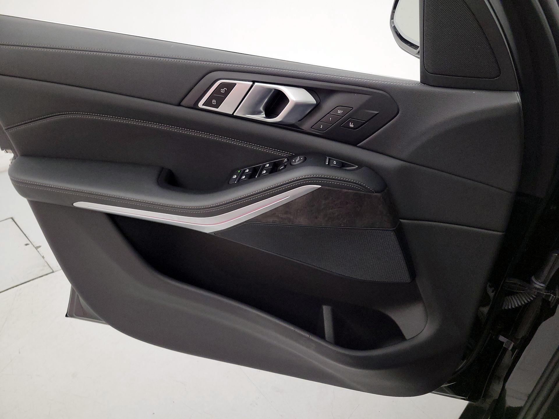 Thumbnail: 2023 BMW X5 - 12