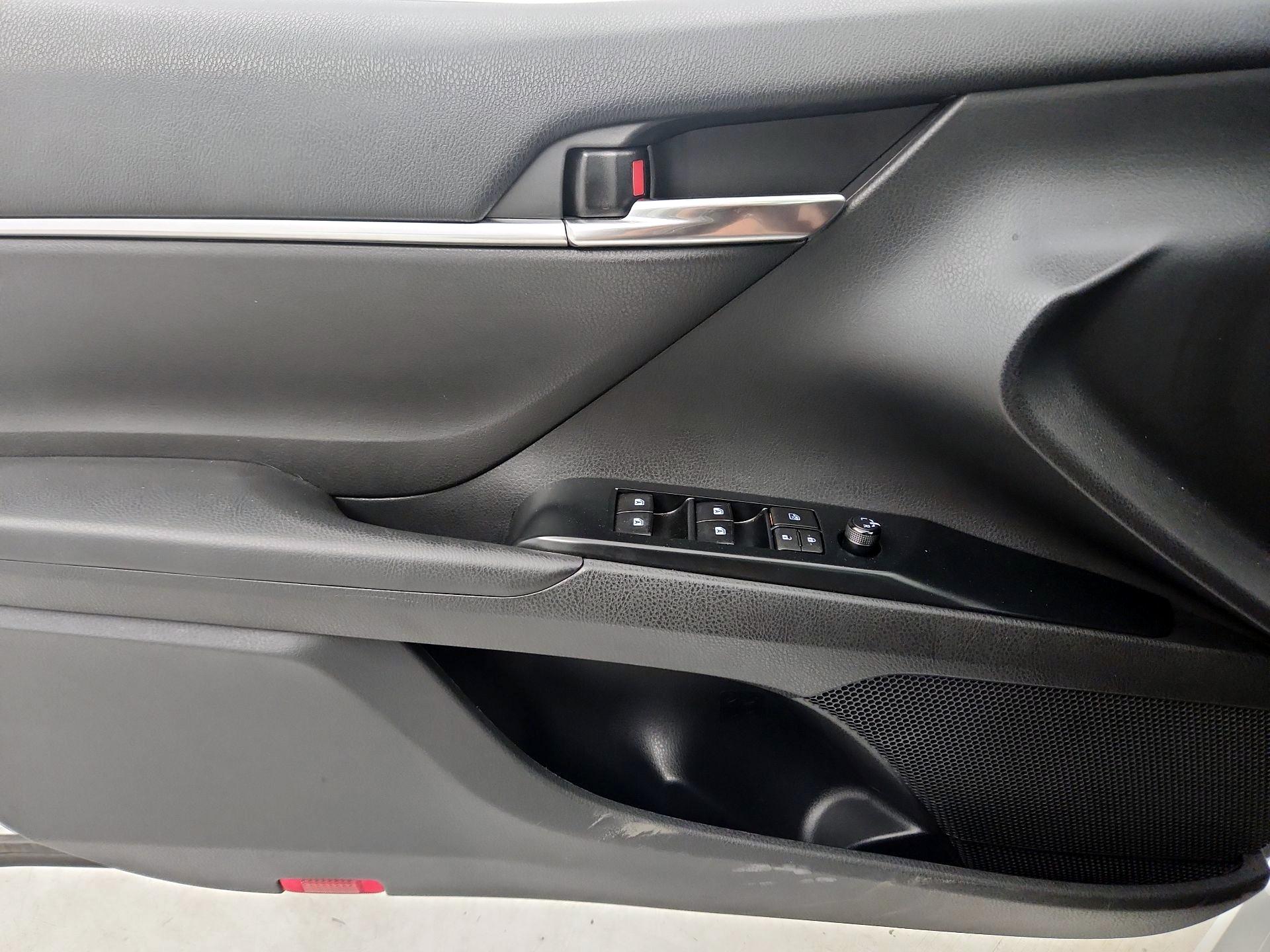 Thumbnail: 2020 Toyota Camry - 12