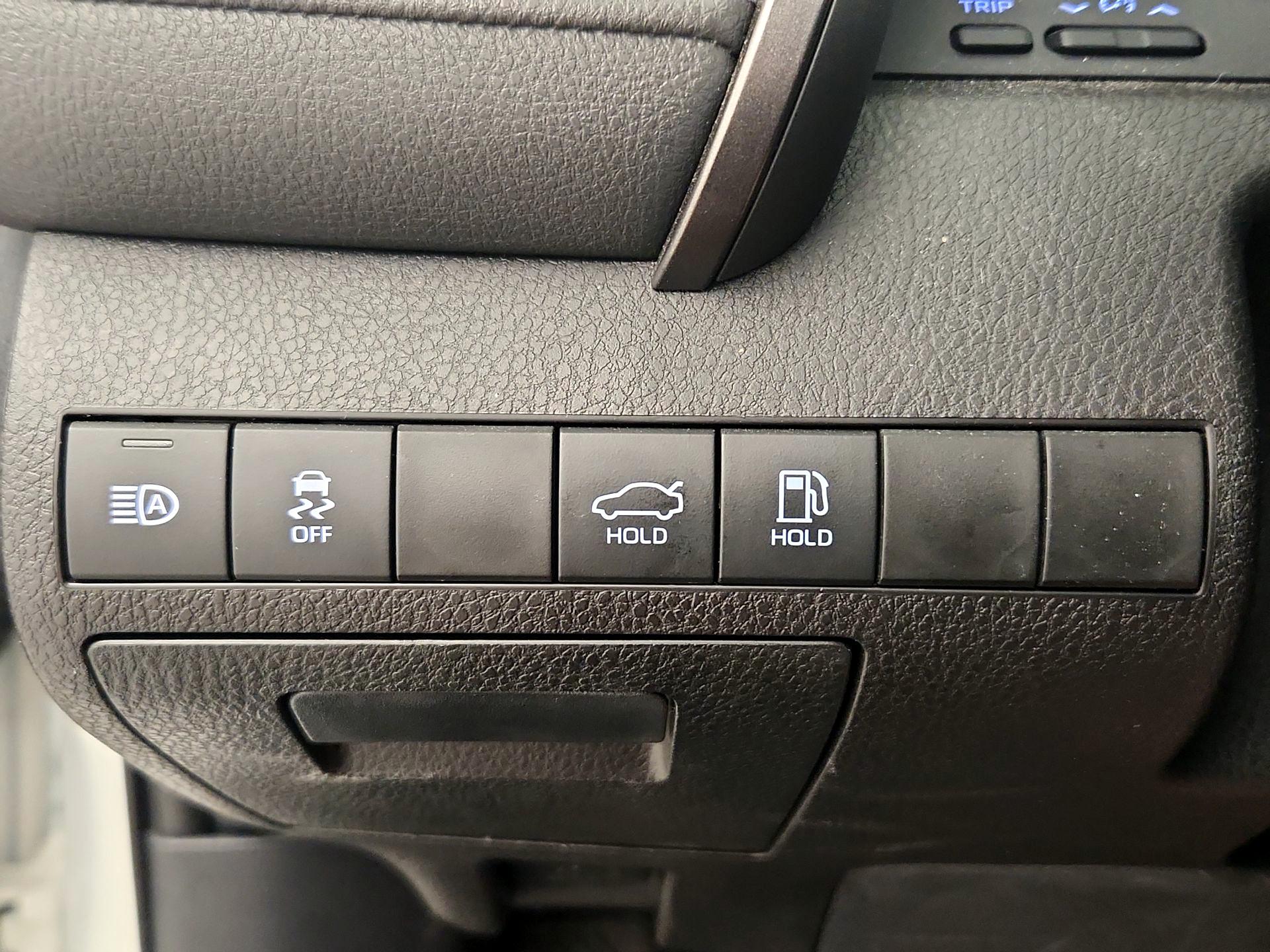 Thumbnail: 2020 Toyota Camry - 13