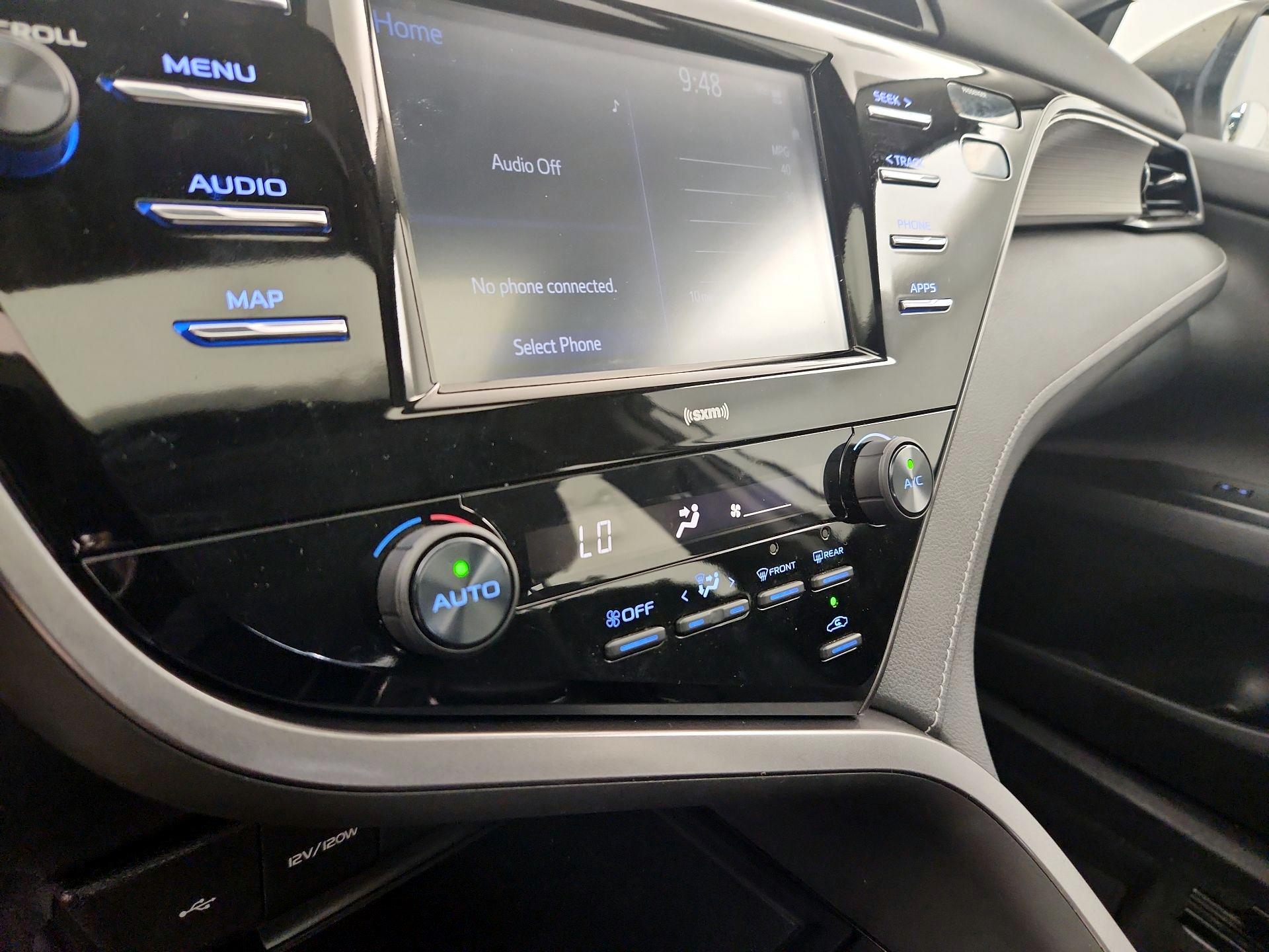 Thumbnail: 2020 Toyota Camry - 16