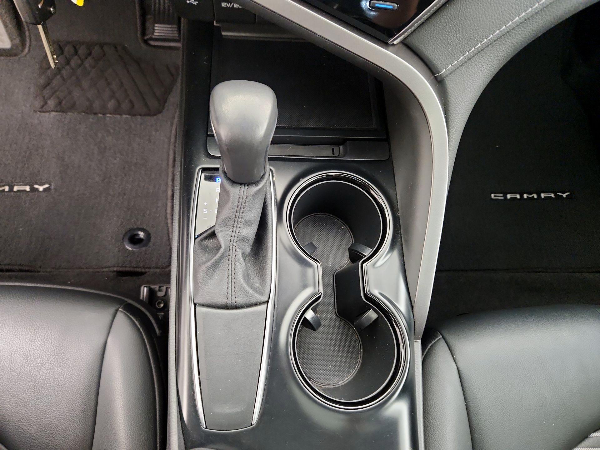 Thumbnail: 2020 Toyota Camry - 17