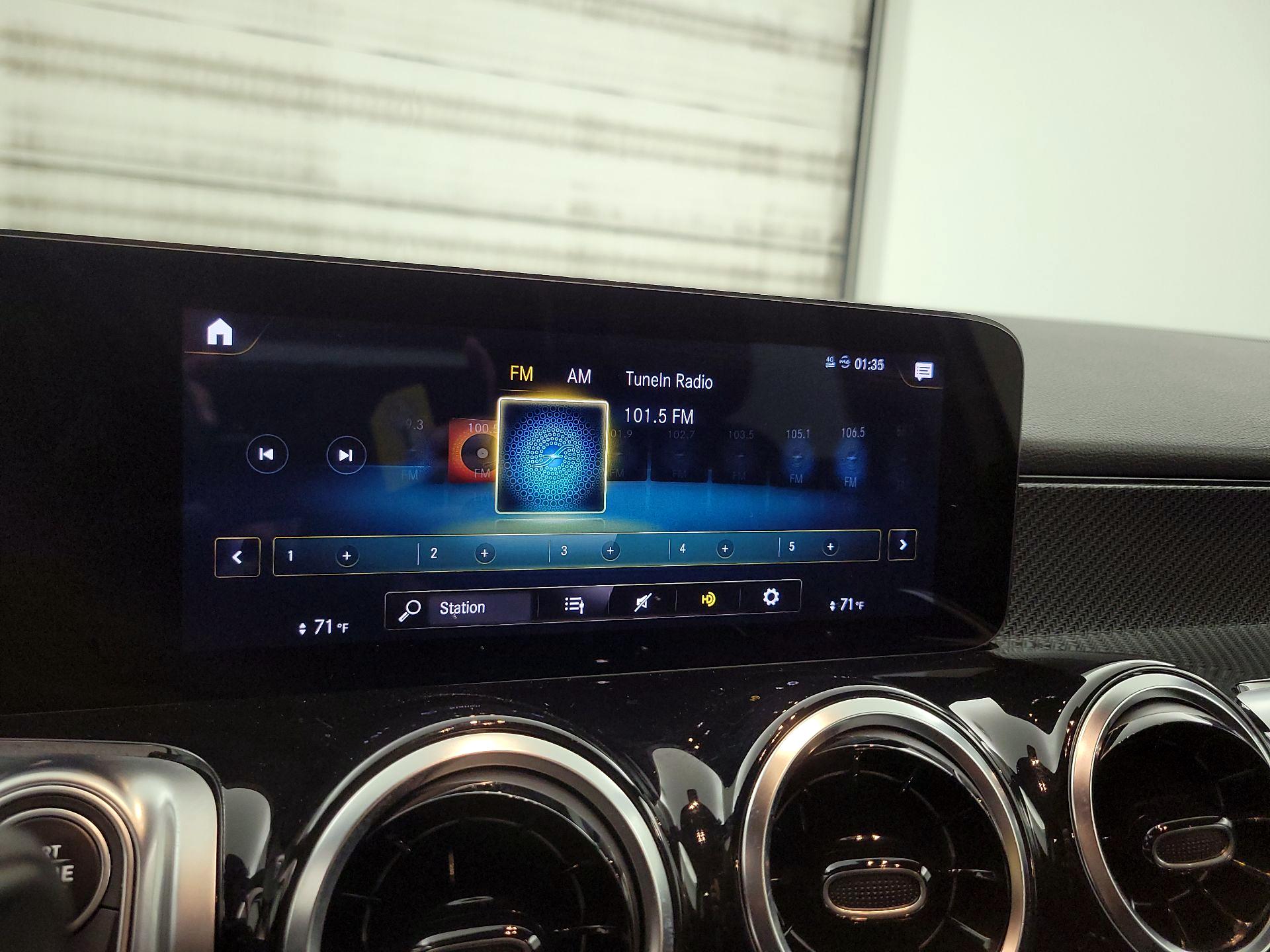 Thumbnail: 2022 Mercedes-Benz GLB - 15