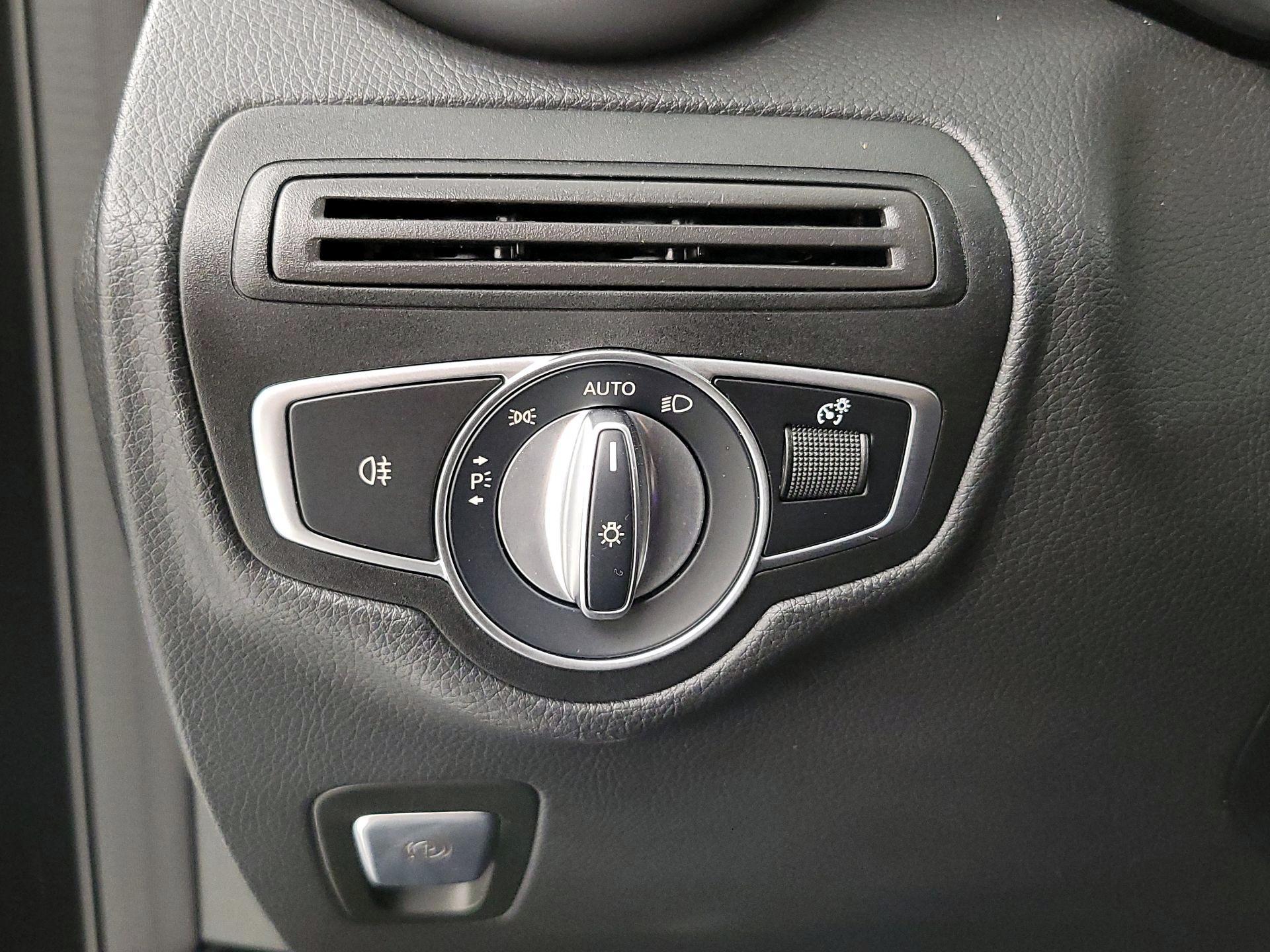 Thumbnail: 2022 Mercedes-Benz GLC - 13