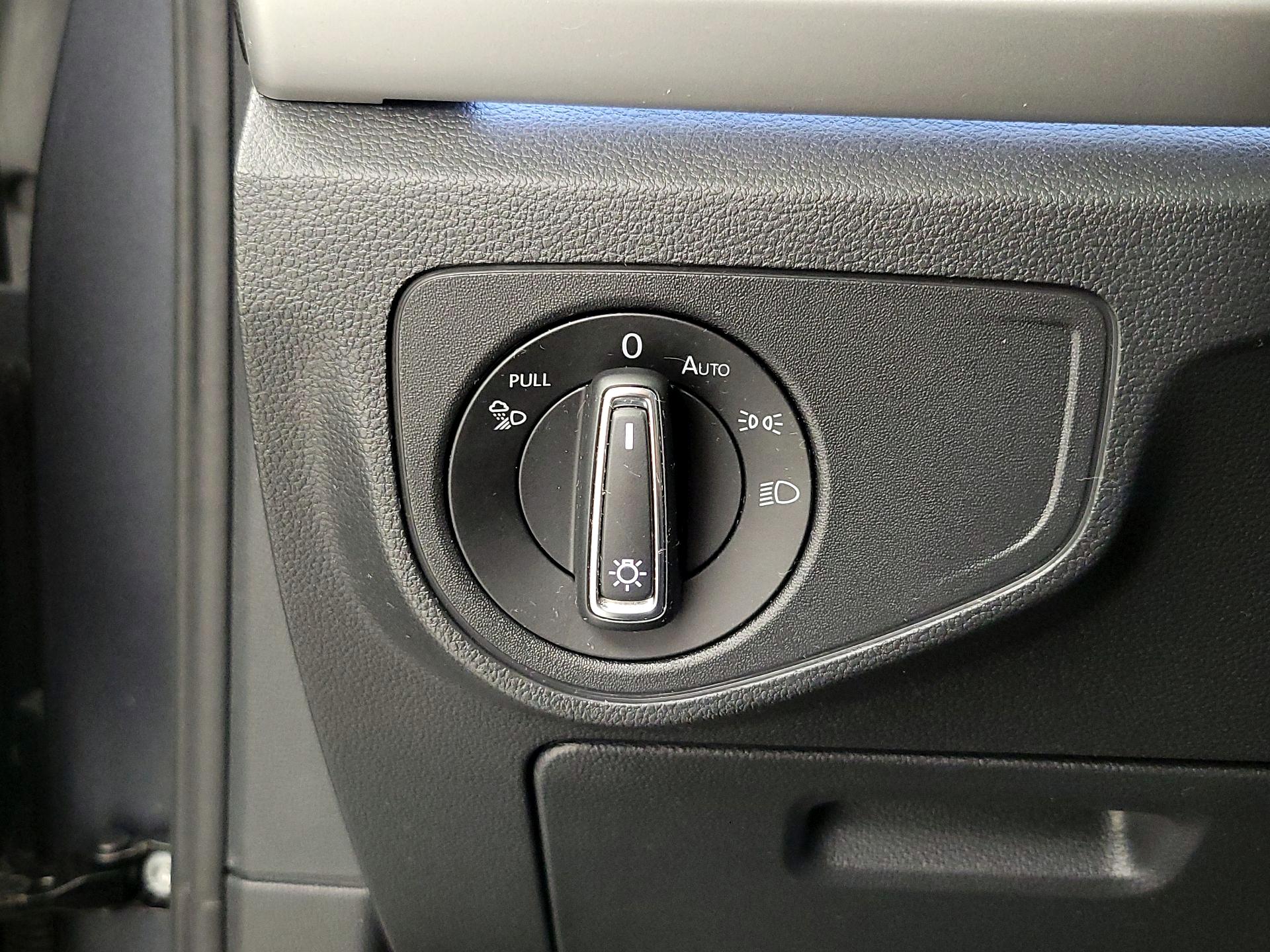 Thumbnail: 2022 Volkswagen Atlas - 13