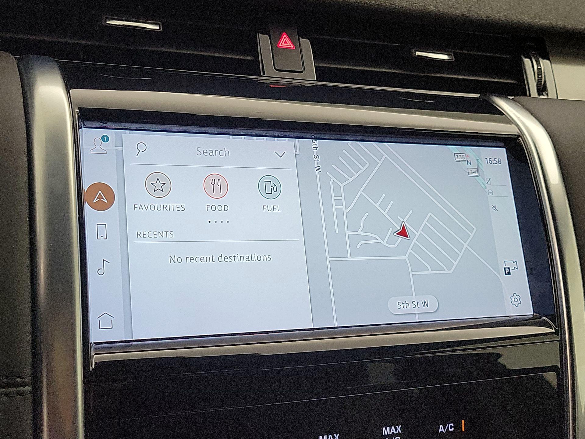 Thumbnail: 2022 Land Rover Discovery Sport - 14