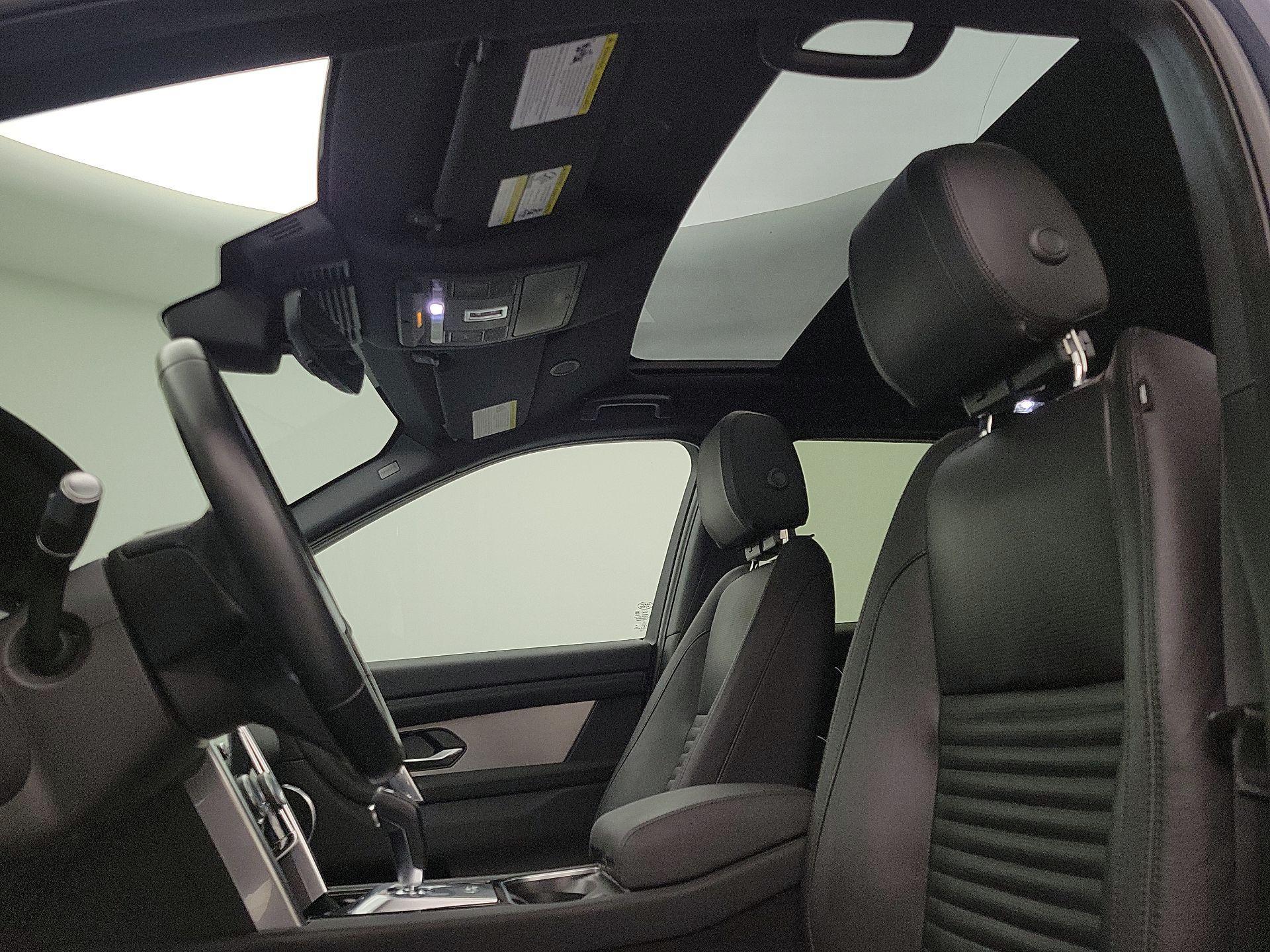 Thumbnail: 2022 Land Rover Discovery Sport - 20