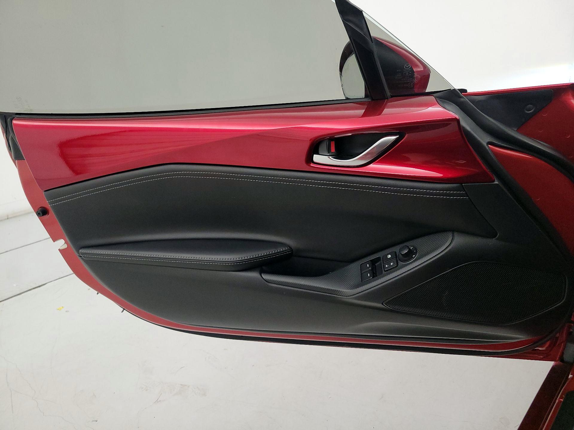 Thumbnail: 2022 Mazda MX-5 Miata - 12