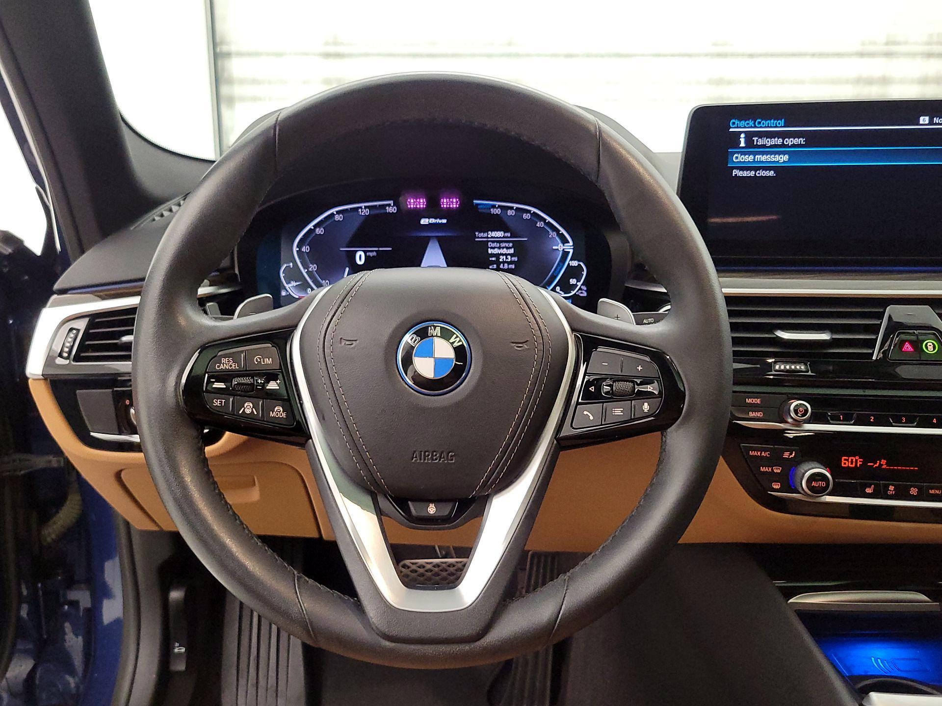 Thumbnail: 2022 BMW 5 Series - 10