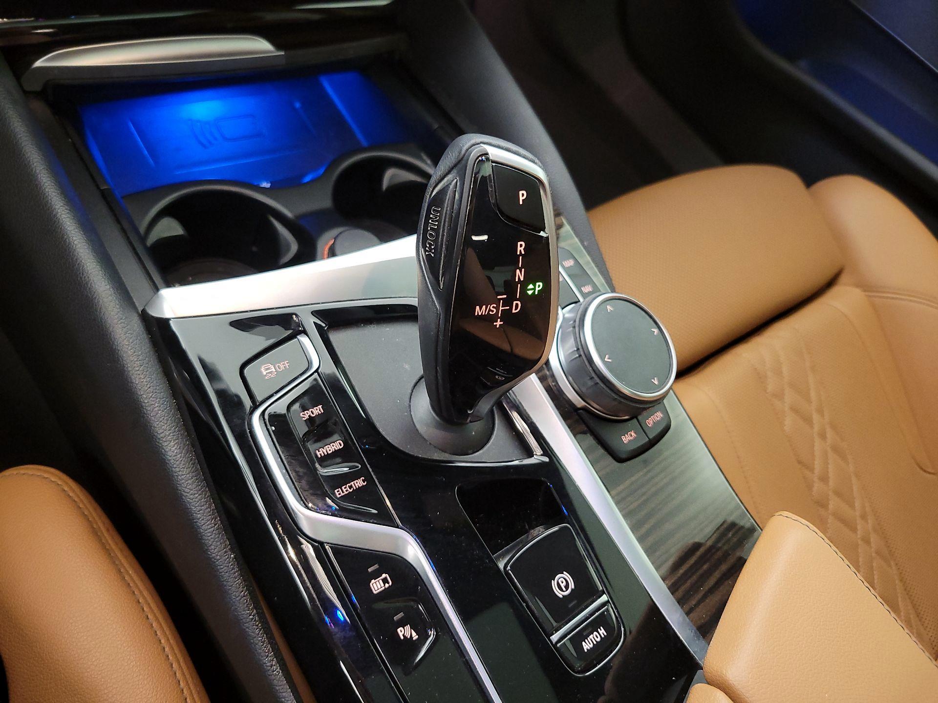 Thumbnail: 2022 BMW 5 Series - 18