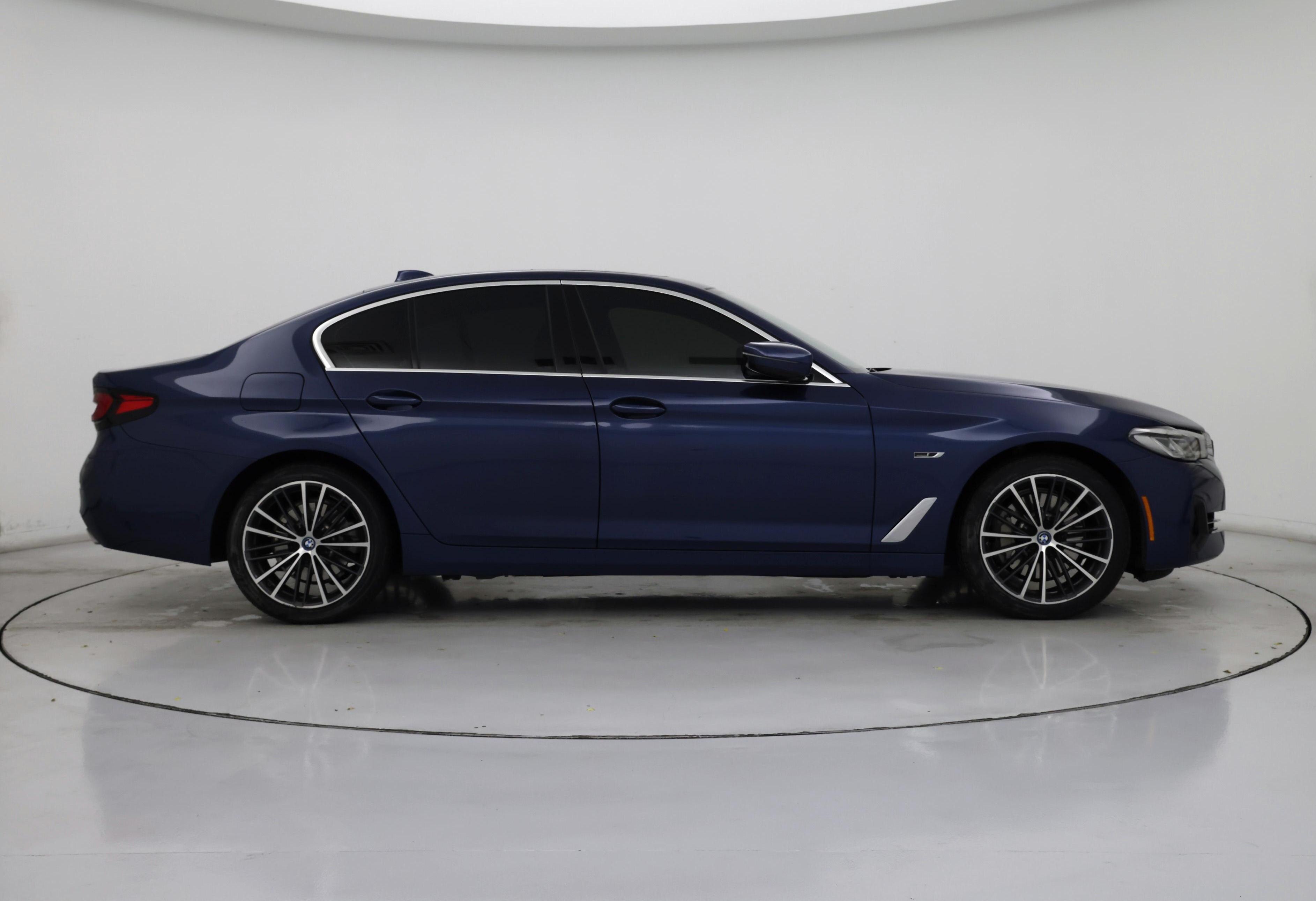 Thumbnail: 2022 BMW 5 Series - 7