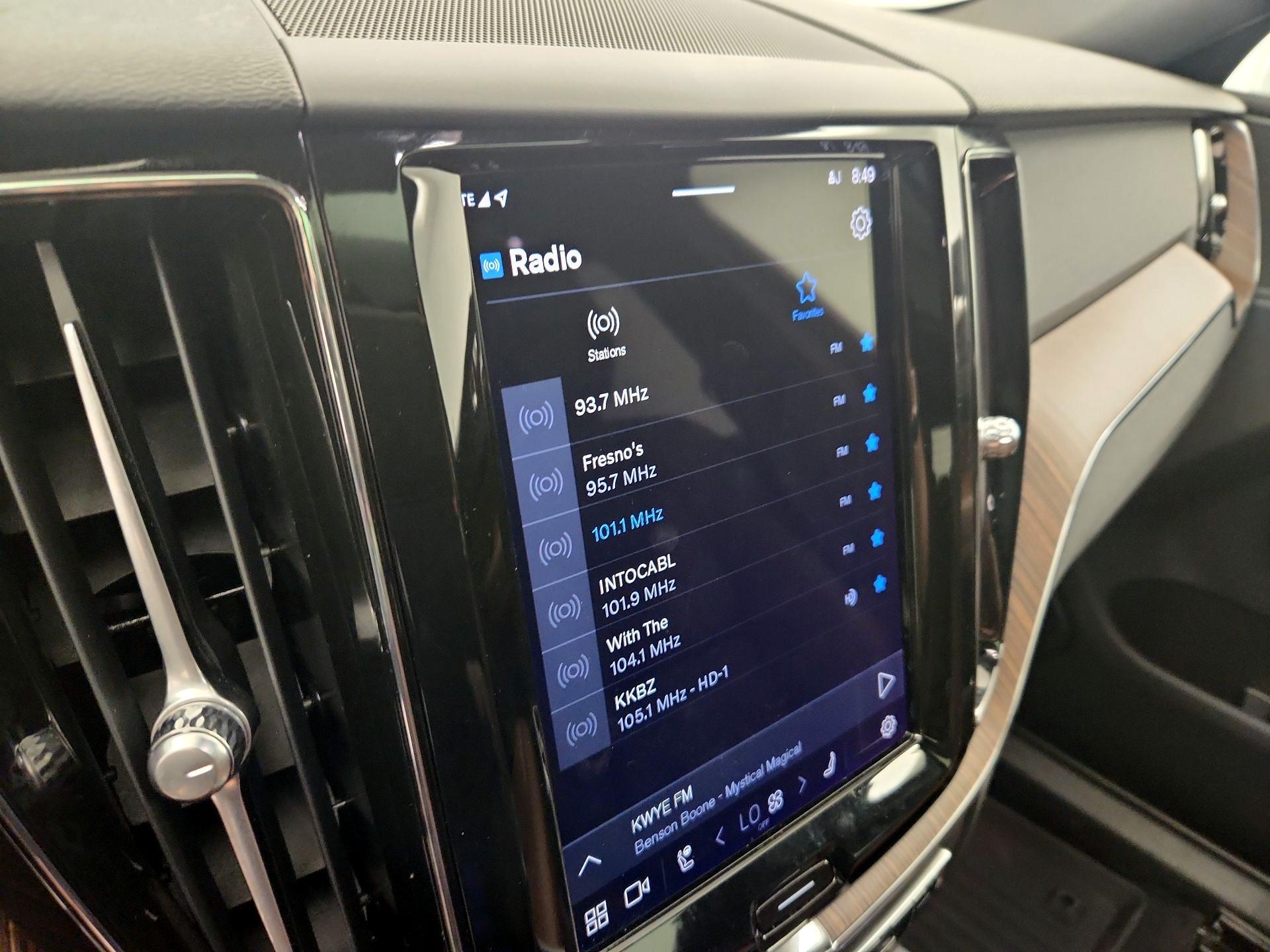 Thumbnail: 2023 Volvo XC60 - 16