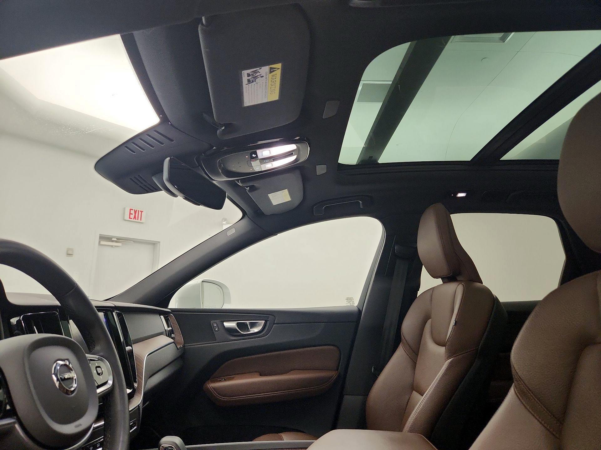 Thumbnail: 2023 Volvo XC60 - 20